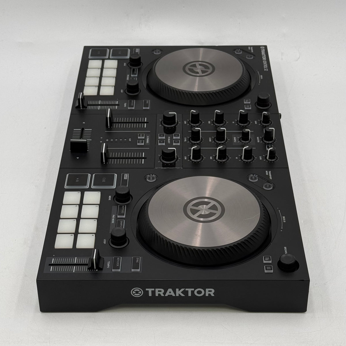 Native Instruments Traktor Kontrol S2 MK3 2-Channel USB DJ Controller