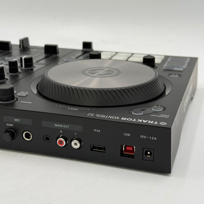 Native Instruments Traktor Kontrol S2 MK3 2-Channel USB DJ Controller