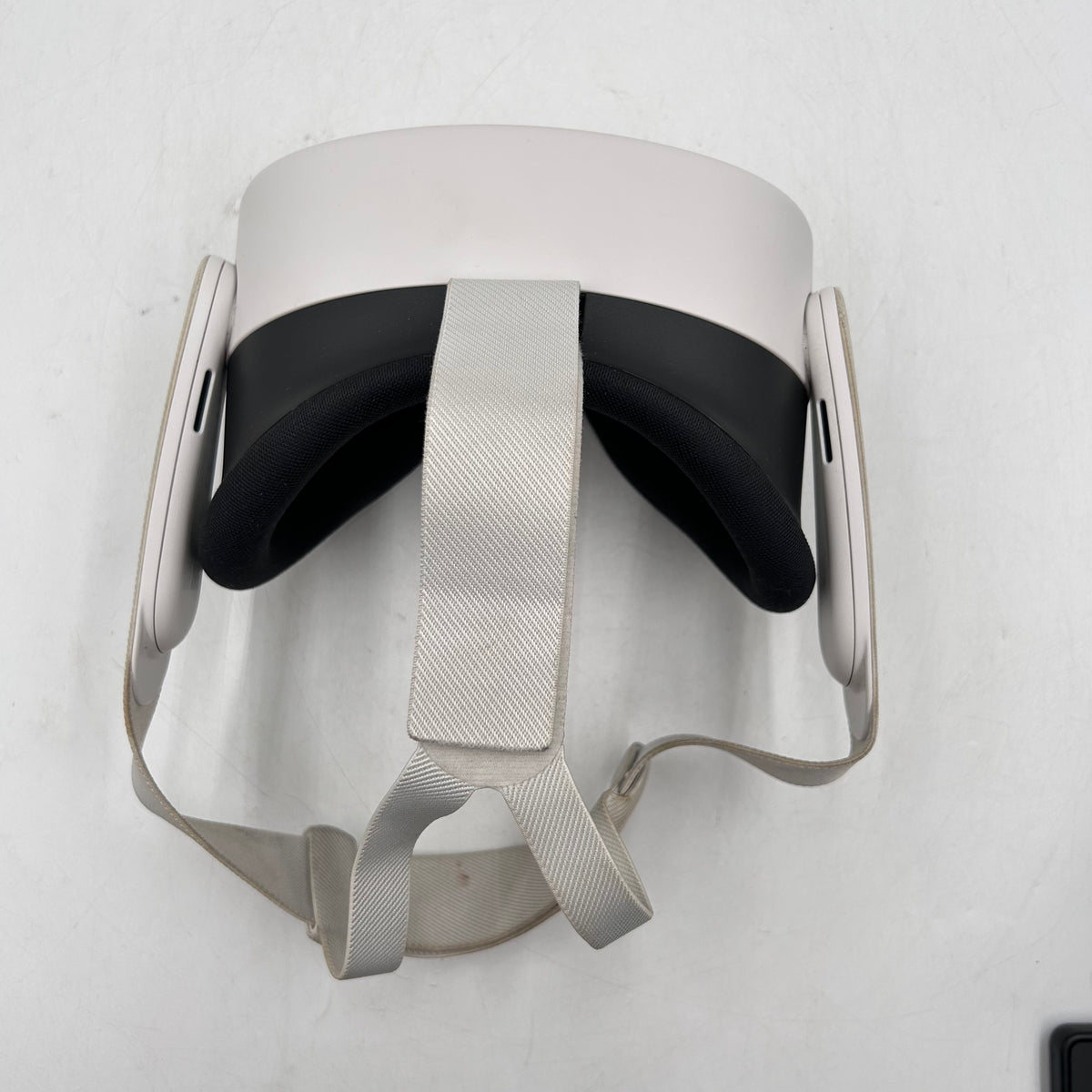 Meta Quest 3S 128GB Standalone All-in-One VR Headset P97