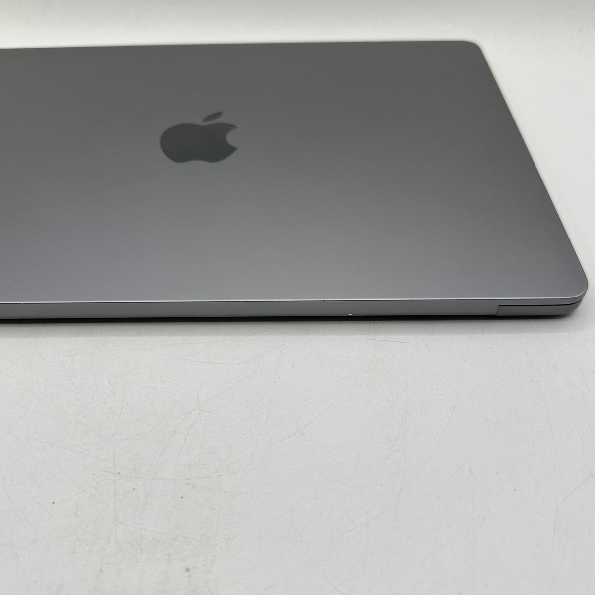 2022 Apple MacBook Air 13.6" M2 8C GPU 3.5GHz 8GB RAM 256GB SSD A2681