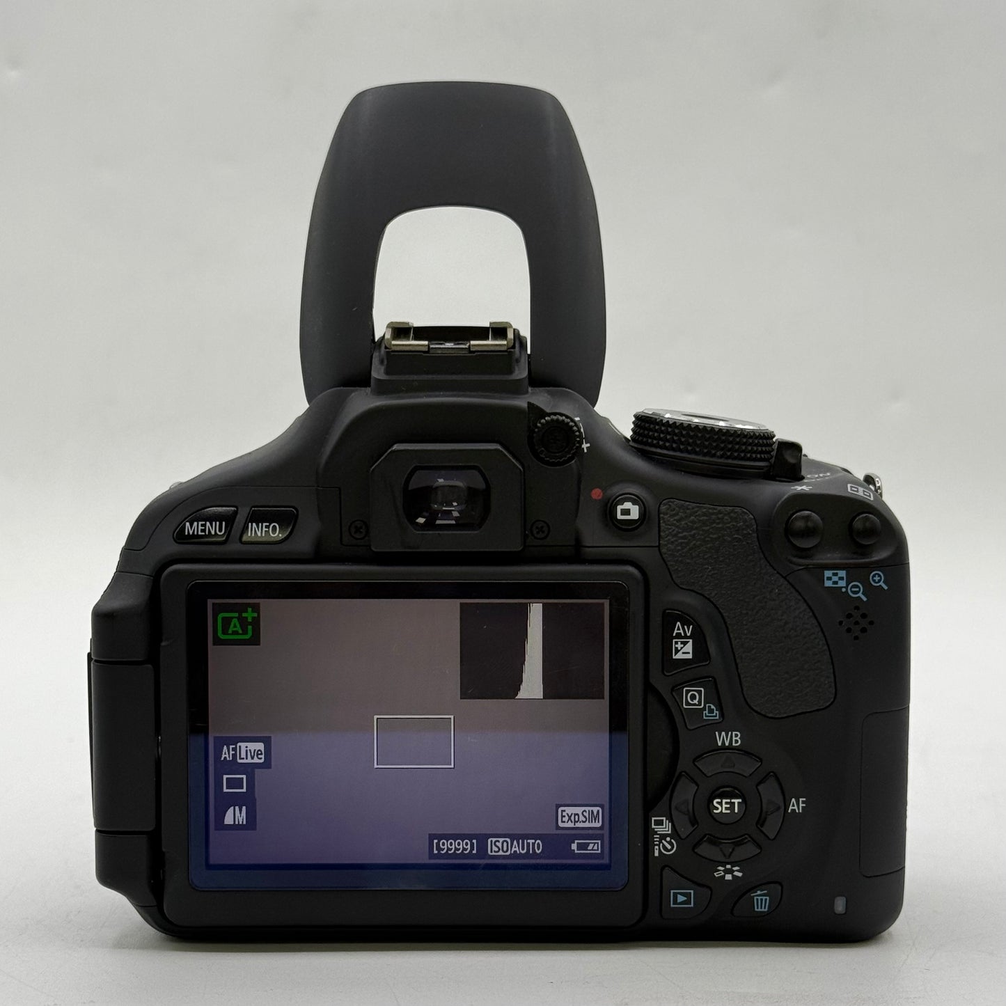 Canon EOS 600D 18.0MP Digital SLR DSLR Camera