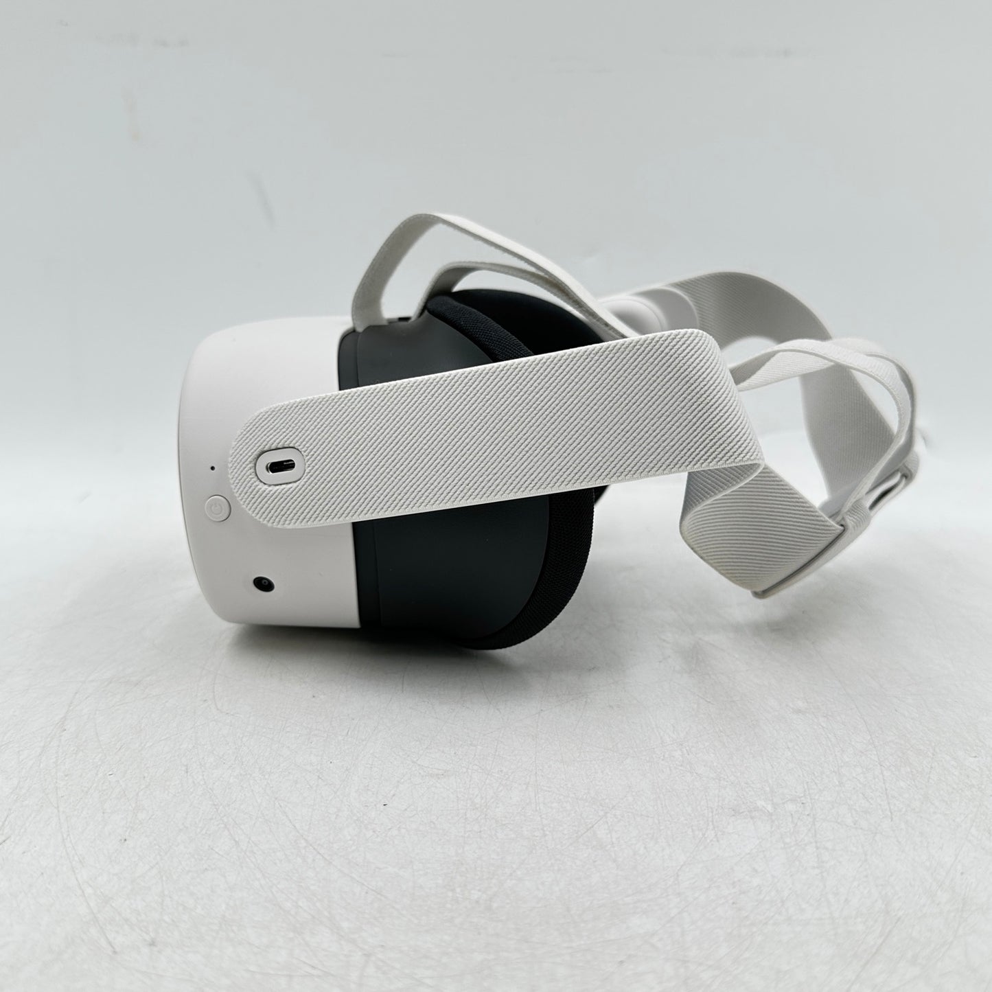 Meta Quest 3S 128GB Standalone All-in-One VR Headset SK-1000926-01