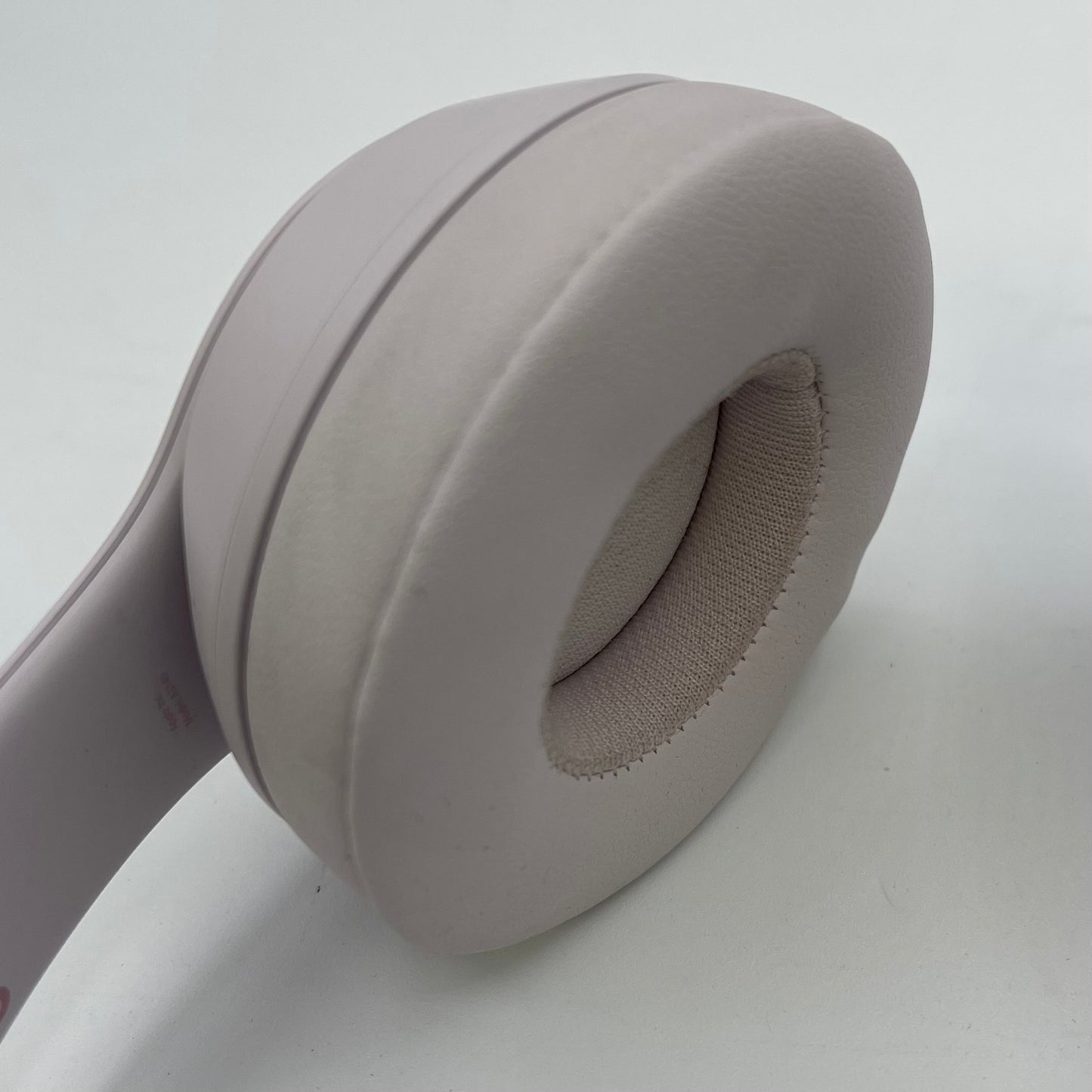 Beats Solo4 Wireless On-Ear Bluetooth Headphones Cloud Pink A3140