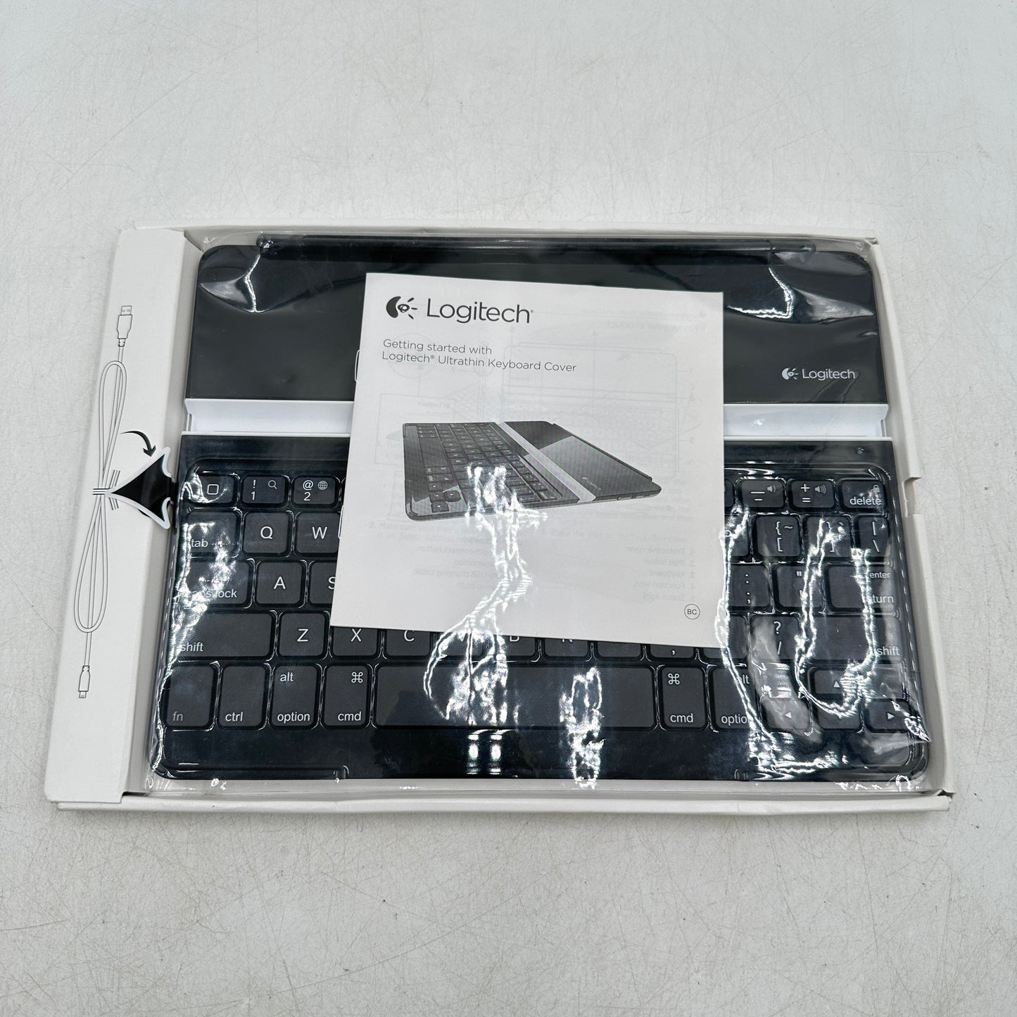 Logitech Ultrathin Keyboard Cover Y-R0032 Wireless iPad 2nd, 3rd and 4th Gen