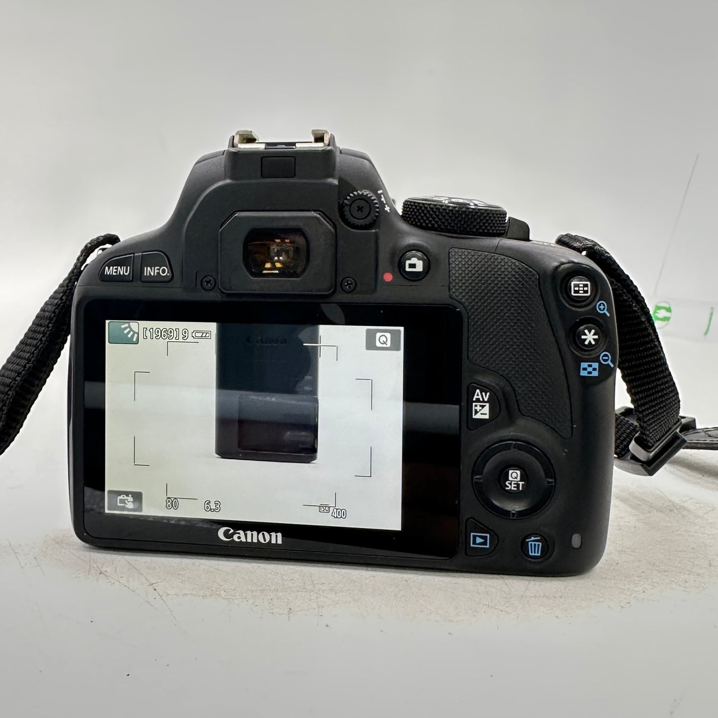 Canon EOS Rebel SL1 18.0MP Digital SLR Camera 5775 SC W/ EFS 18-55mm Lens Kit