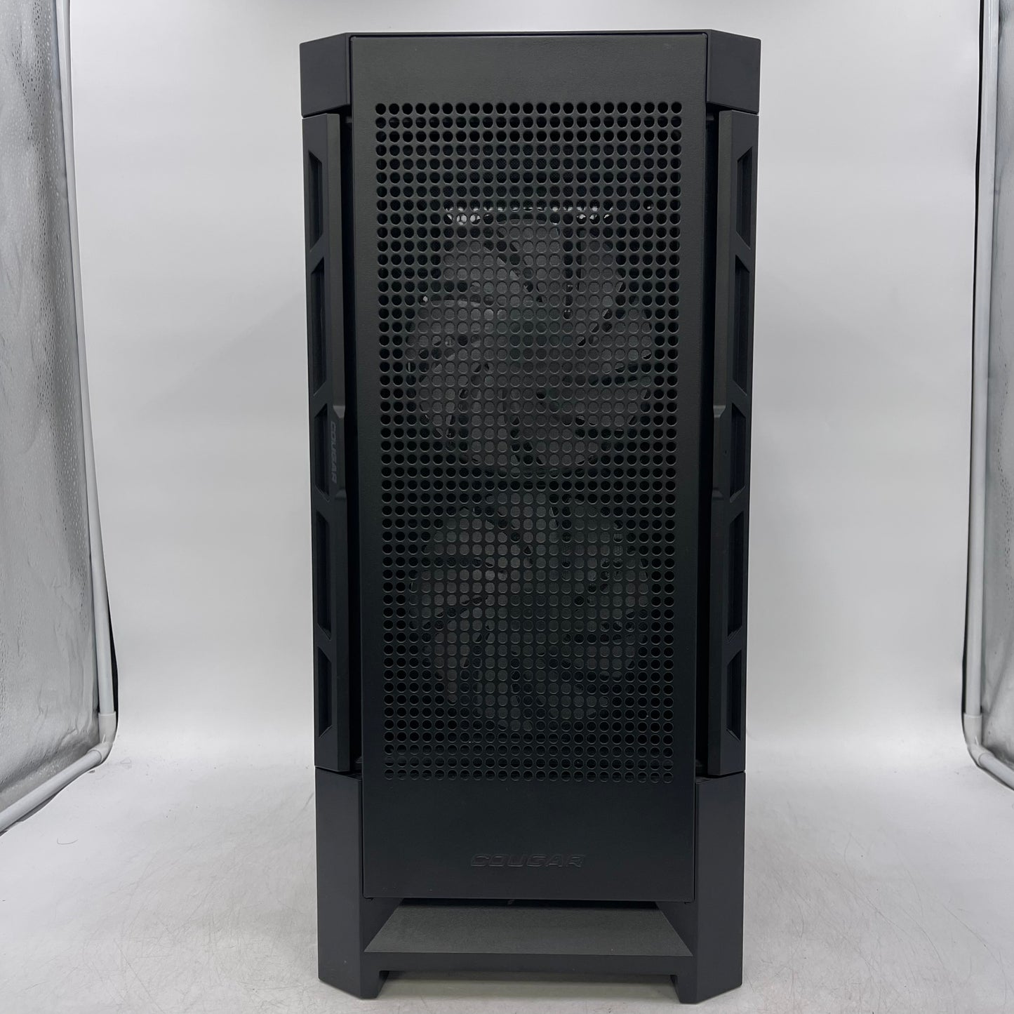 Cougar Custom PC Ryzen 5 5600x 3.50GHz 16GB RAM Nvidia GeForce RTX 4060