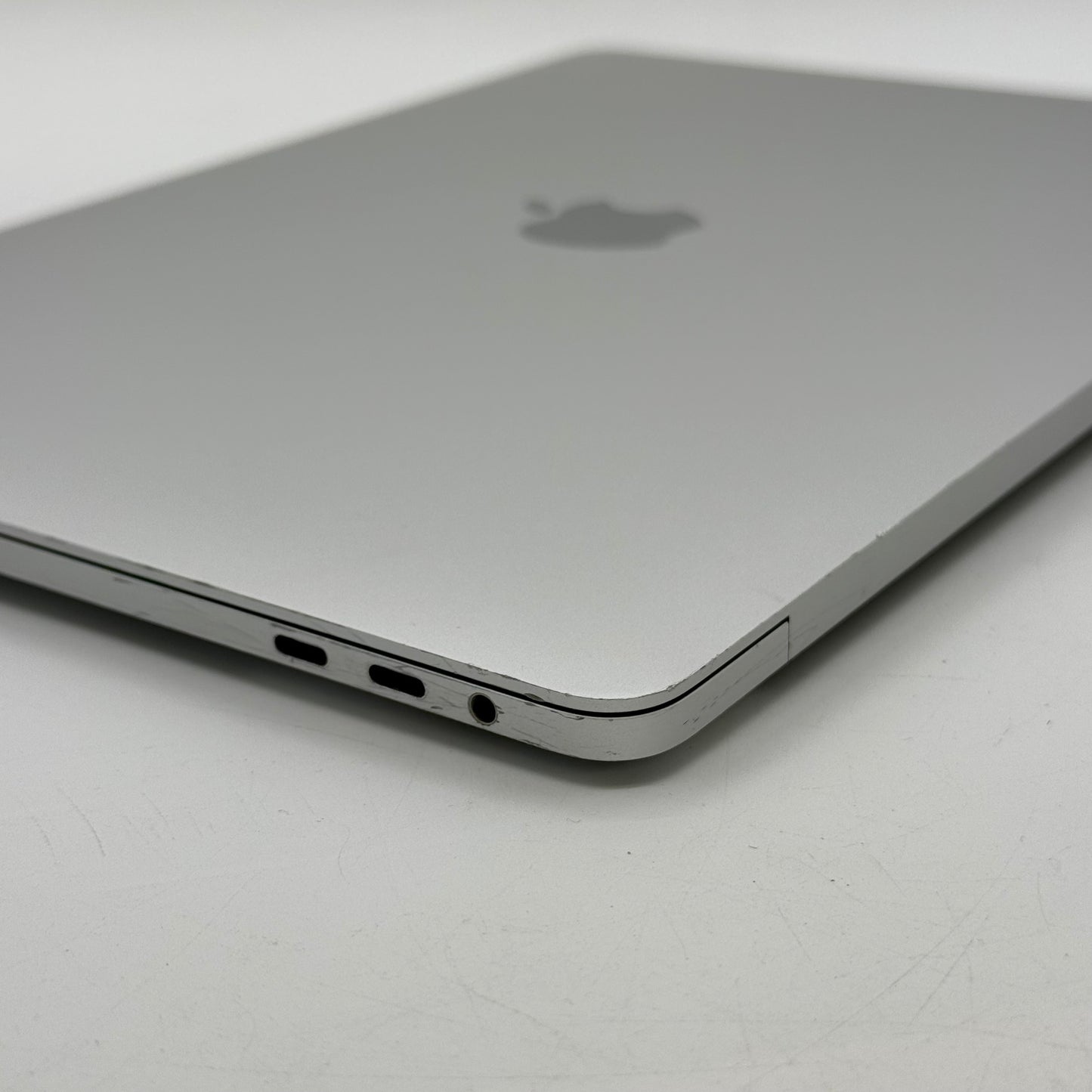 2020 Apple MacBook Pro 13.3" i5 2.0GHz 16GB RAM 512GB SSD Space Gray A2251