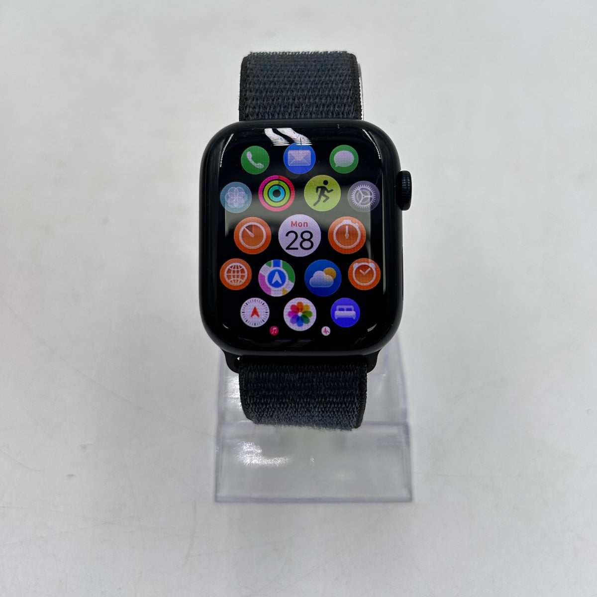 GPS Only Apple Watch Series 8 45MM Black Aluminum Dark Gray Sport Loop MNP13LZ/A