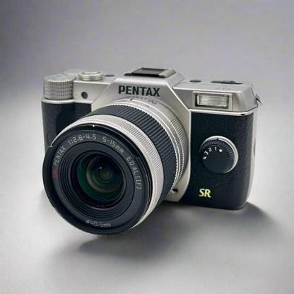 Pentax Q7 12.4MP Mirrorless Digital Camera 4243 SC w/ SMC 5-15mm Zoom Lens Kit