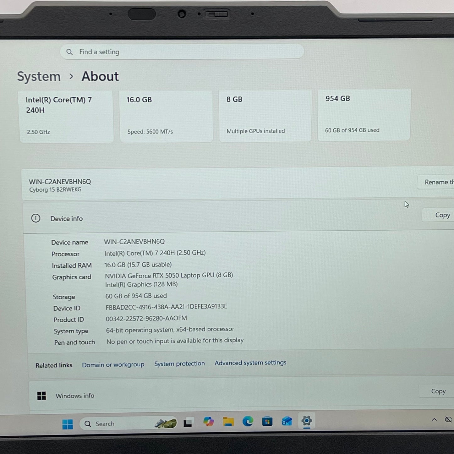 MSI Cyborg 15 MS-15Q3 15.6" Core 7 240H 2.5GHz 16GB RAM 1TB SSD GeForce RTX 5050