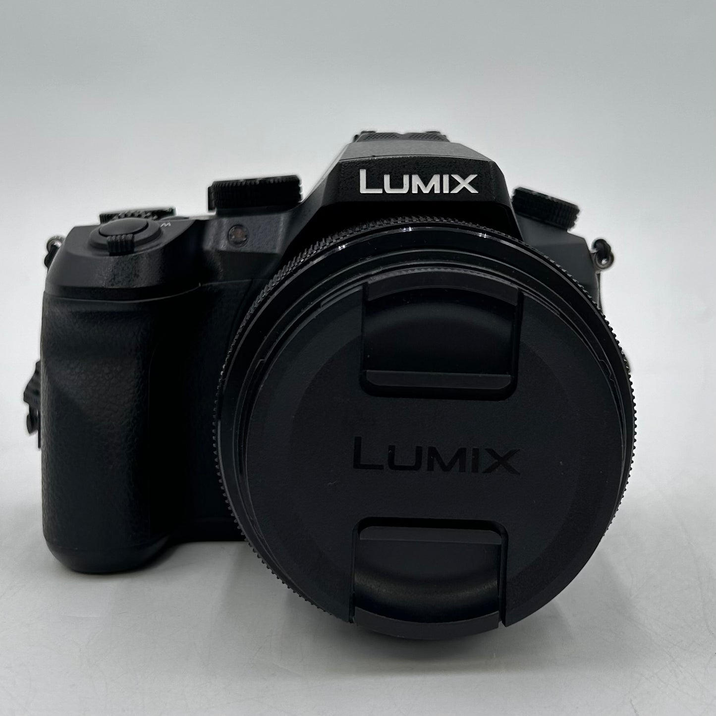 Panasonic Lumix DMC-FZ2000 20.1MP SuperZoom Bridge Camera 90 Shutter Count Read