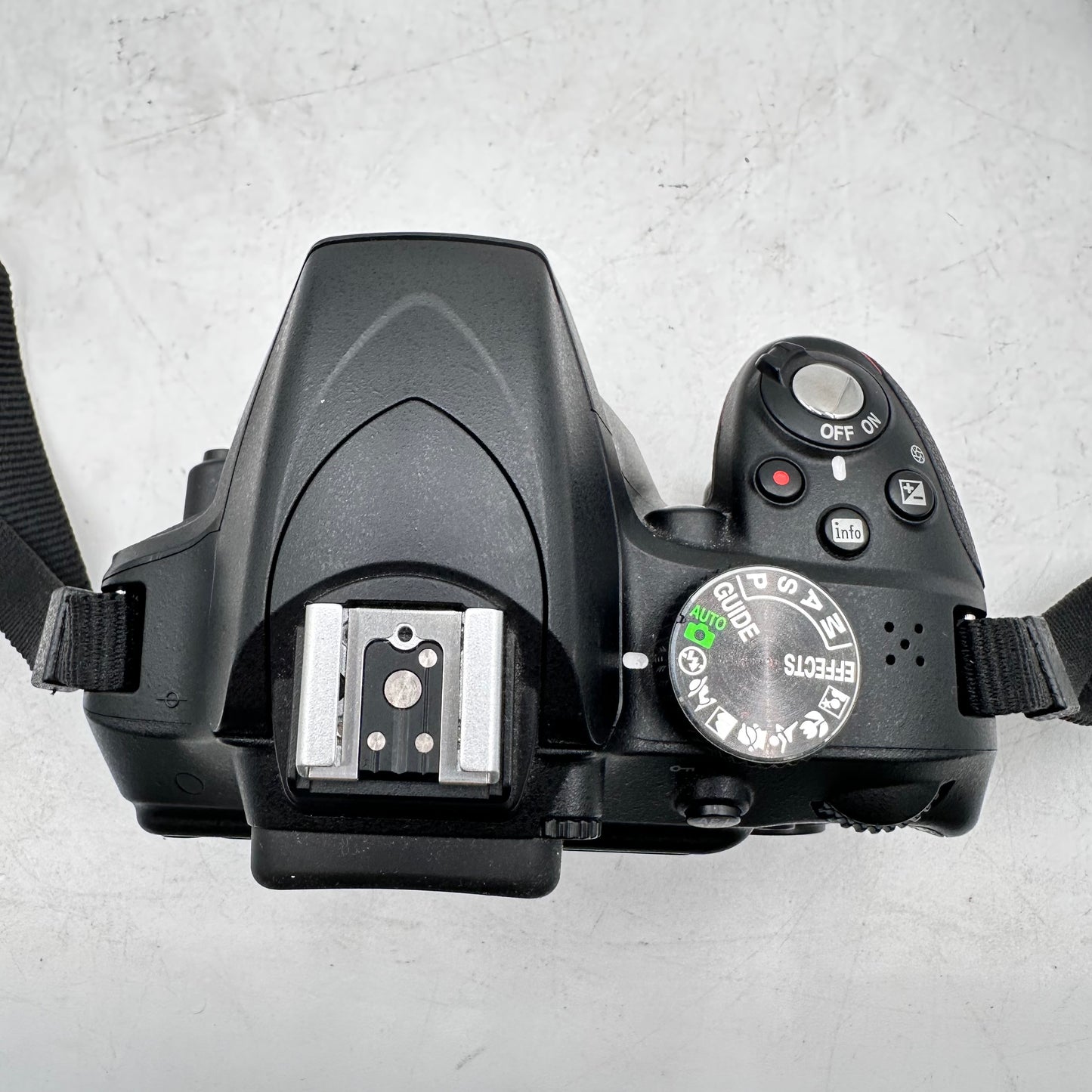 Nikon D3300 24.2MP DSLR Camera 33296SC + AF-S Nikkor 18-55mm Lens