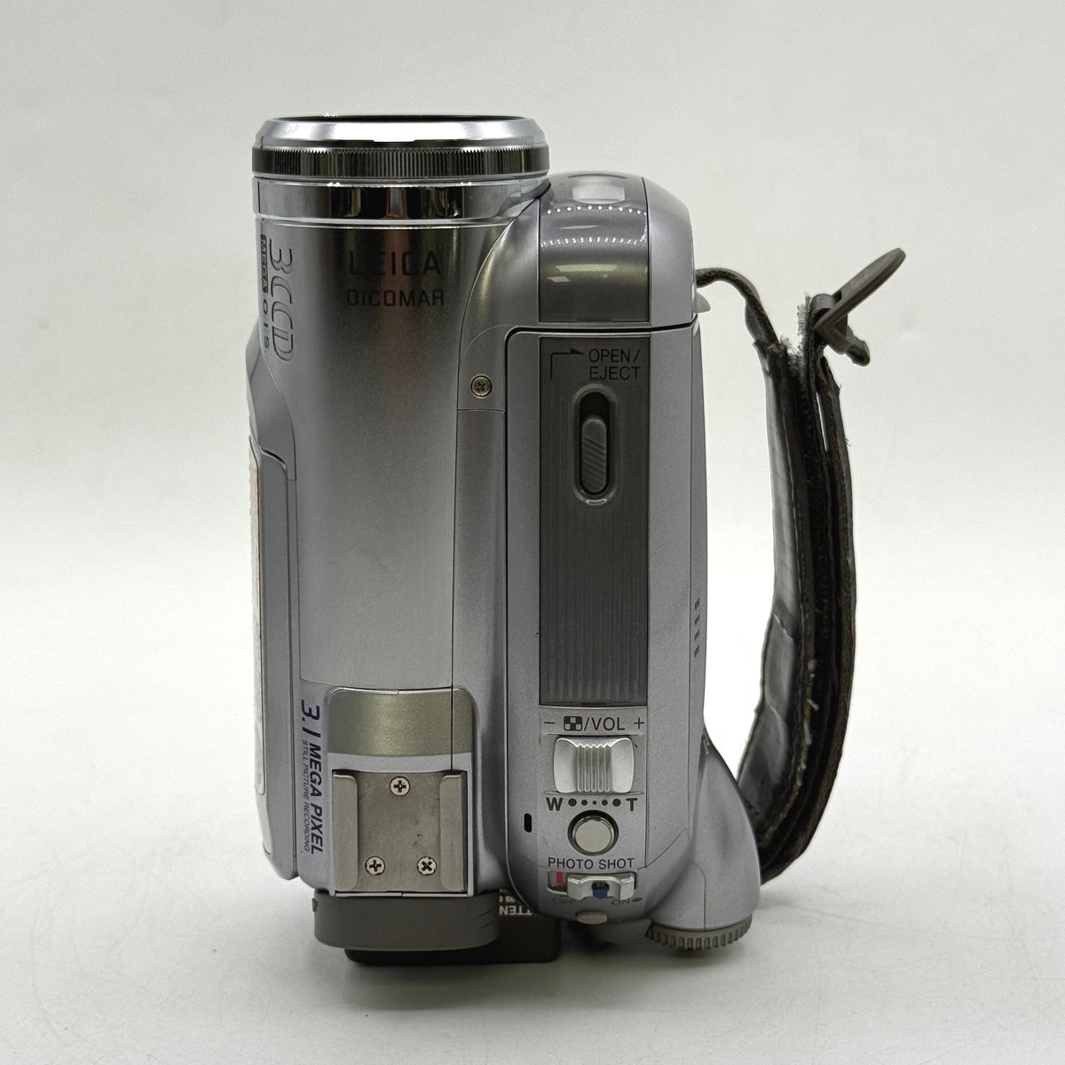 Panasonic 3CCD Optical Image Stabilizer MiniDV Digital Camcorder PV-GS300