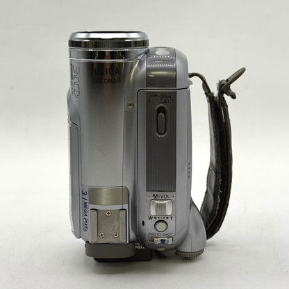 Panasonic 3CCD Optical Image Stabilizer MiniDV Digital Camcorder PV-GS300
