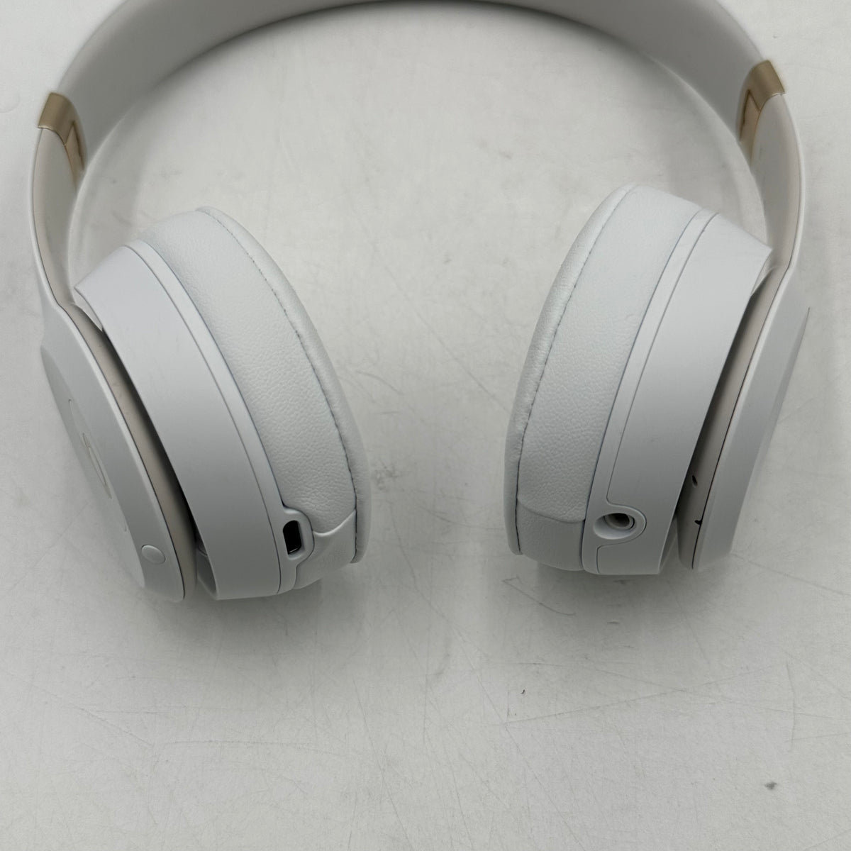Beats Solo4 Wireless On-Ear Bluetooth Headphones White A3140