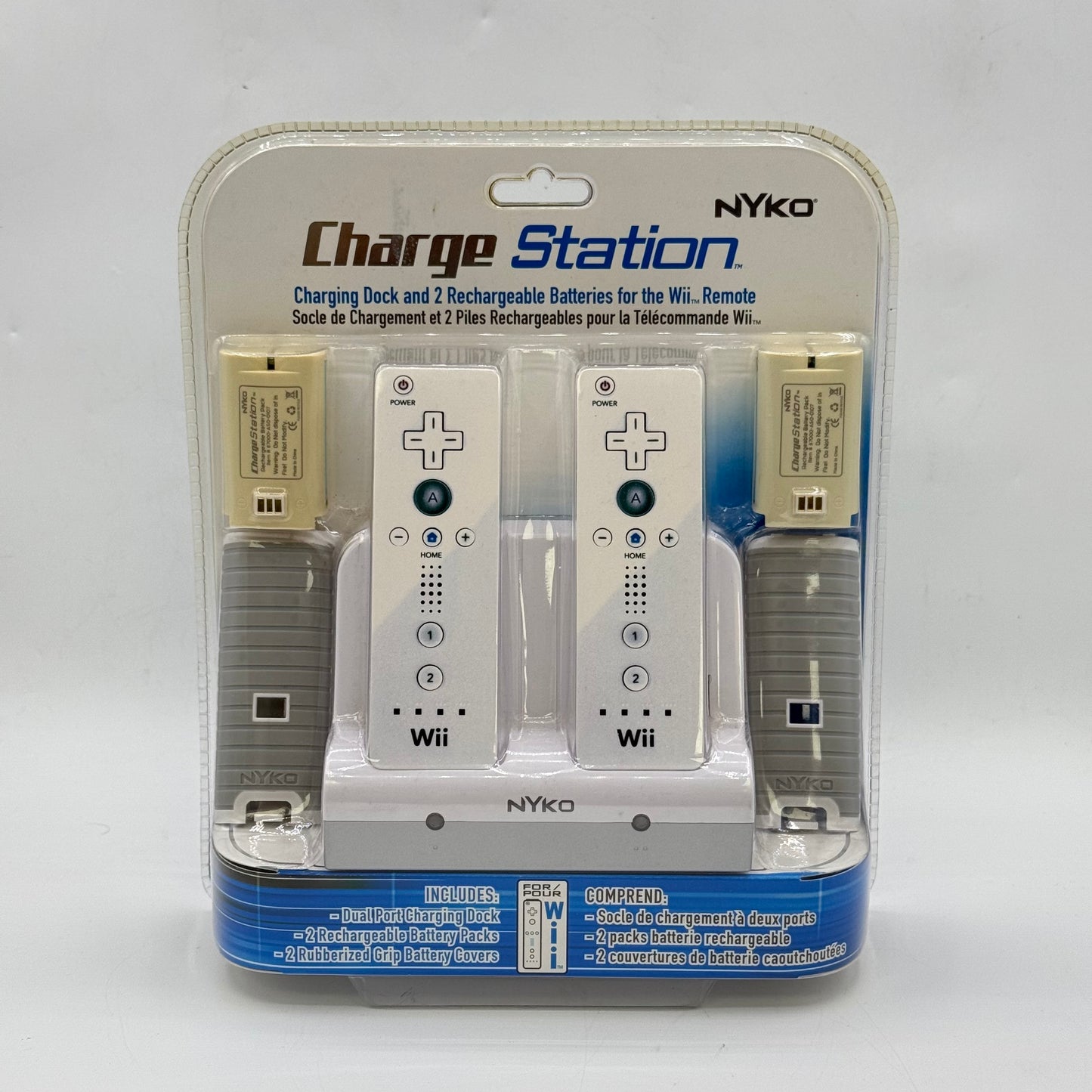 New NYKO Charge Station Charging Dock & 2 Rechargeable Batteries for Wii Remote