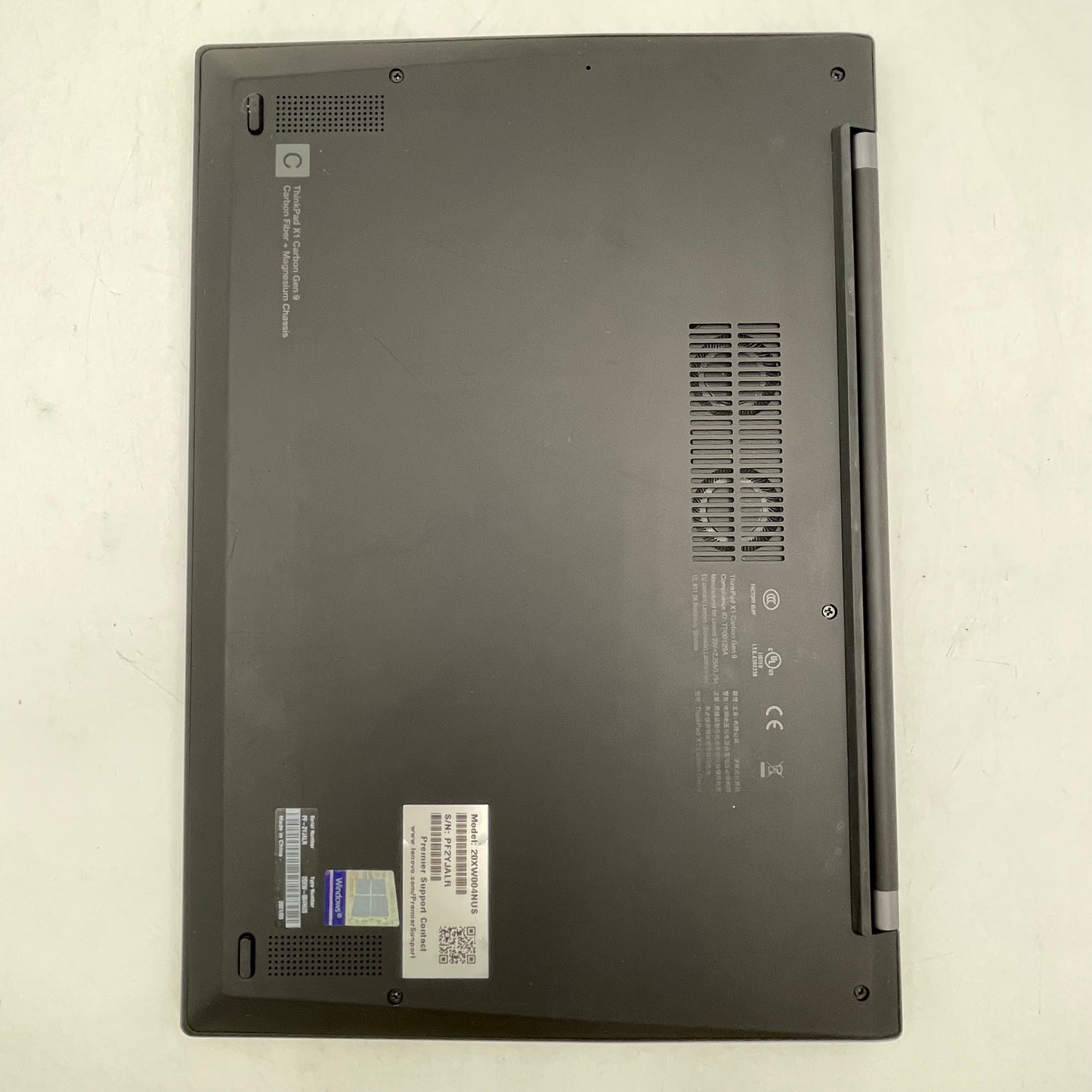 Lenovo ThinkPad X1 Carbon Gen 9 14" i7-1185G7 3.0GHz 16GB RAM 512GB SSD