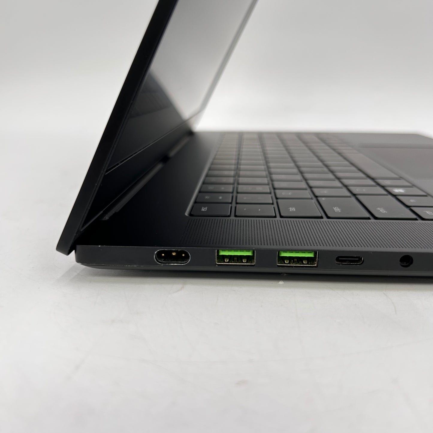Razer Blade 15 RZ09-0421 15.6" i7-12800H 16GB RAM 1TB SSD GeForce RTX 3070 Ti