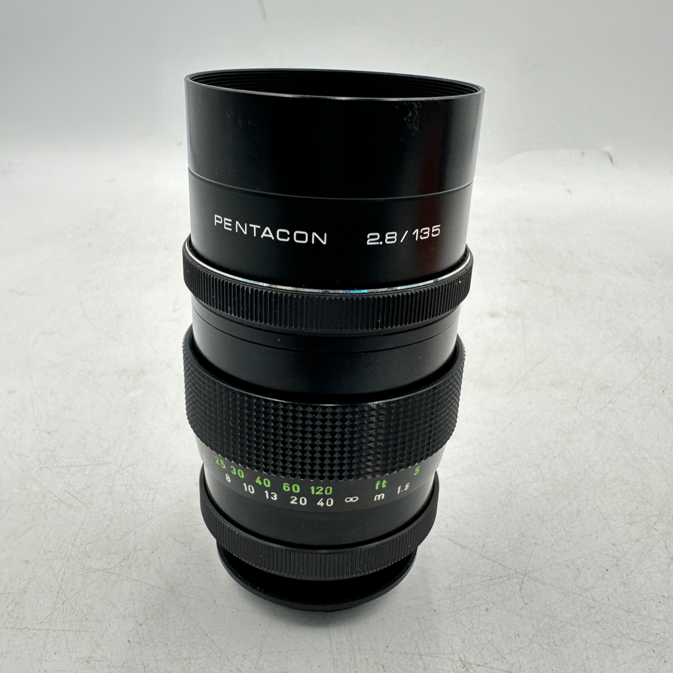 Pentacon Vintage Prime Lens 15-blade 135mm f/2.8 M42 Screw Mount