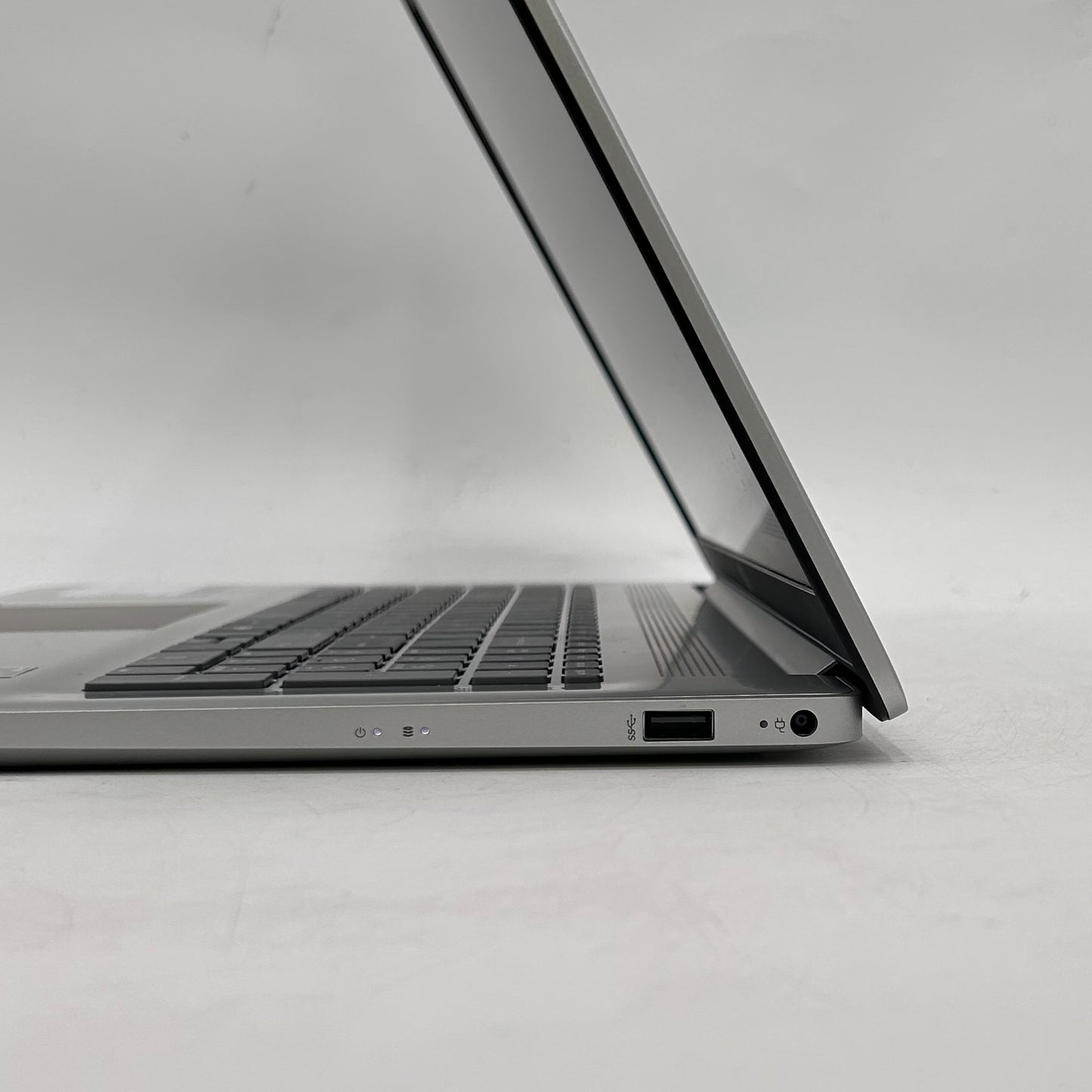 HP Laptop 17-CP2025DX 17" Ryzen 5 7520U 2.8GHz 8GB RAM 512GB SSD