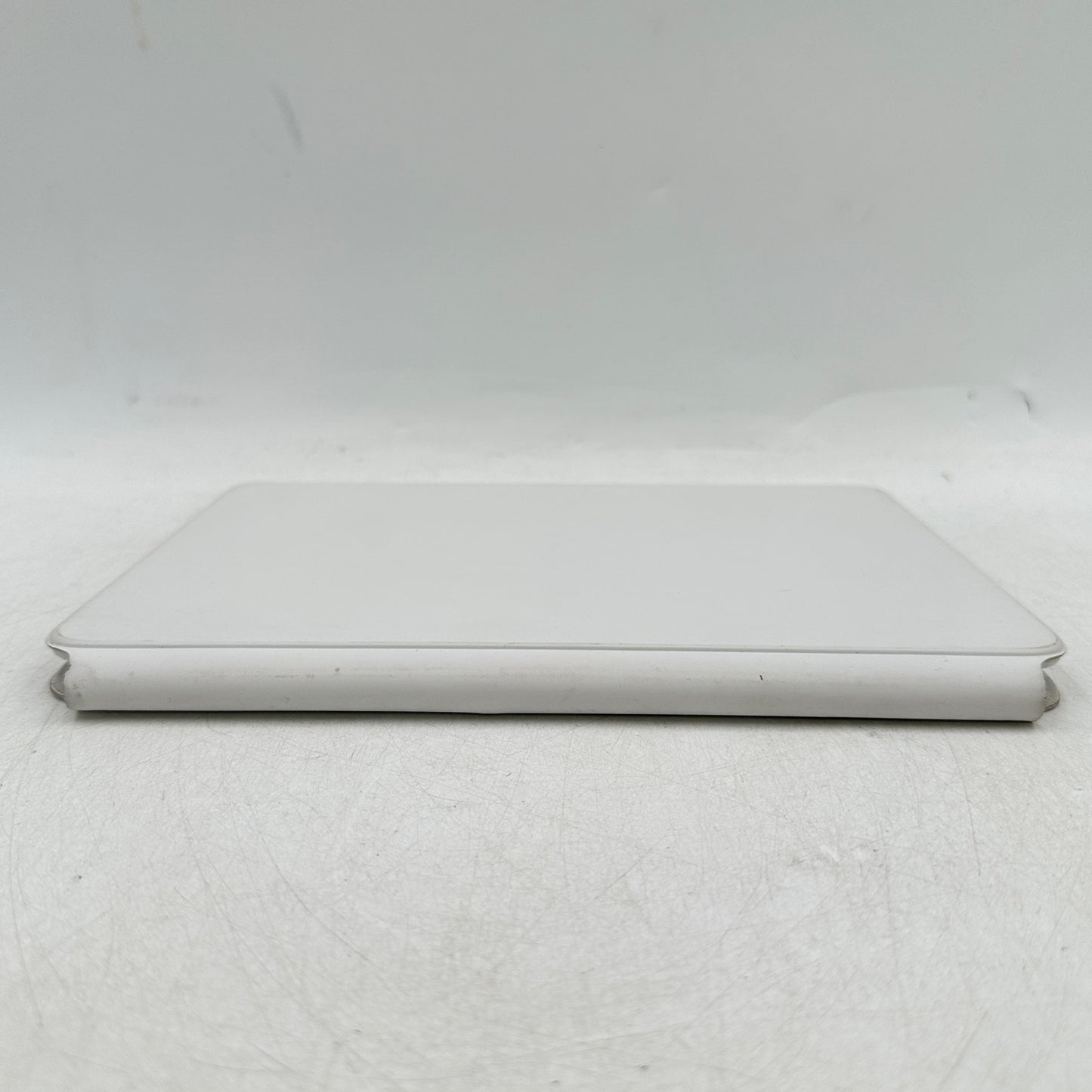 Apple Magic Keyboard for iPad 11" Keyboard Folio Case White A2261 READ