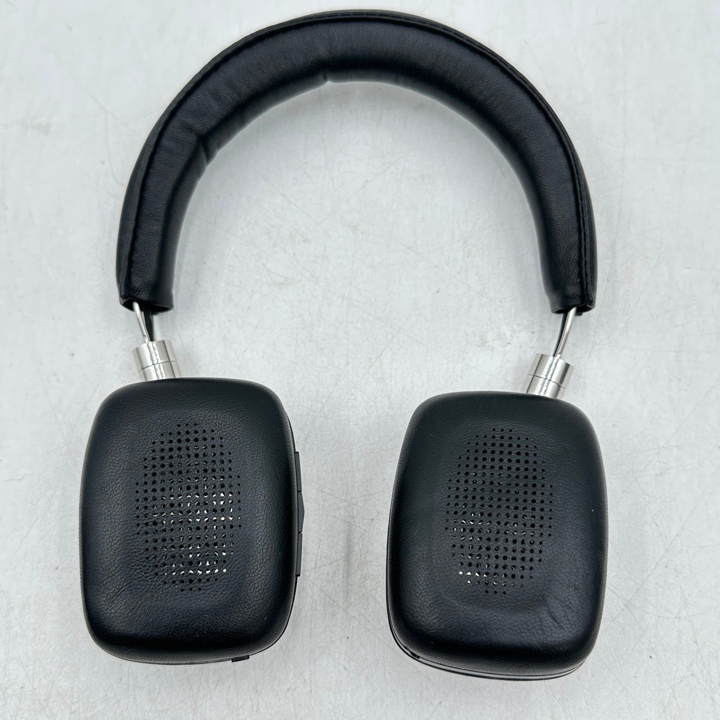 Bowers & Wilkins P5 Wireless Over-Ear Bluetooth Headphones Black FP37443
