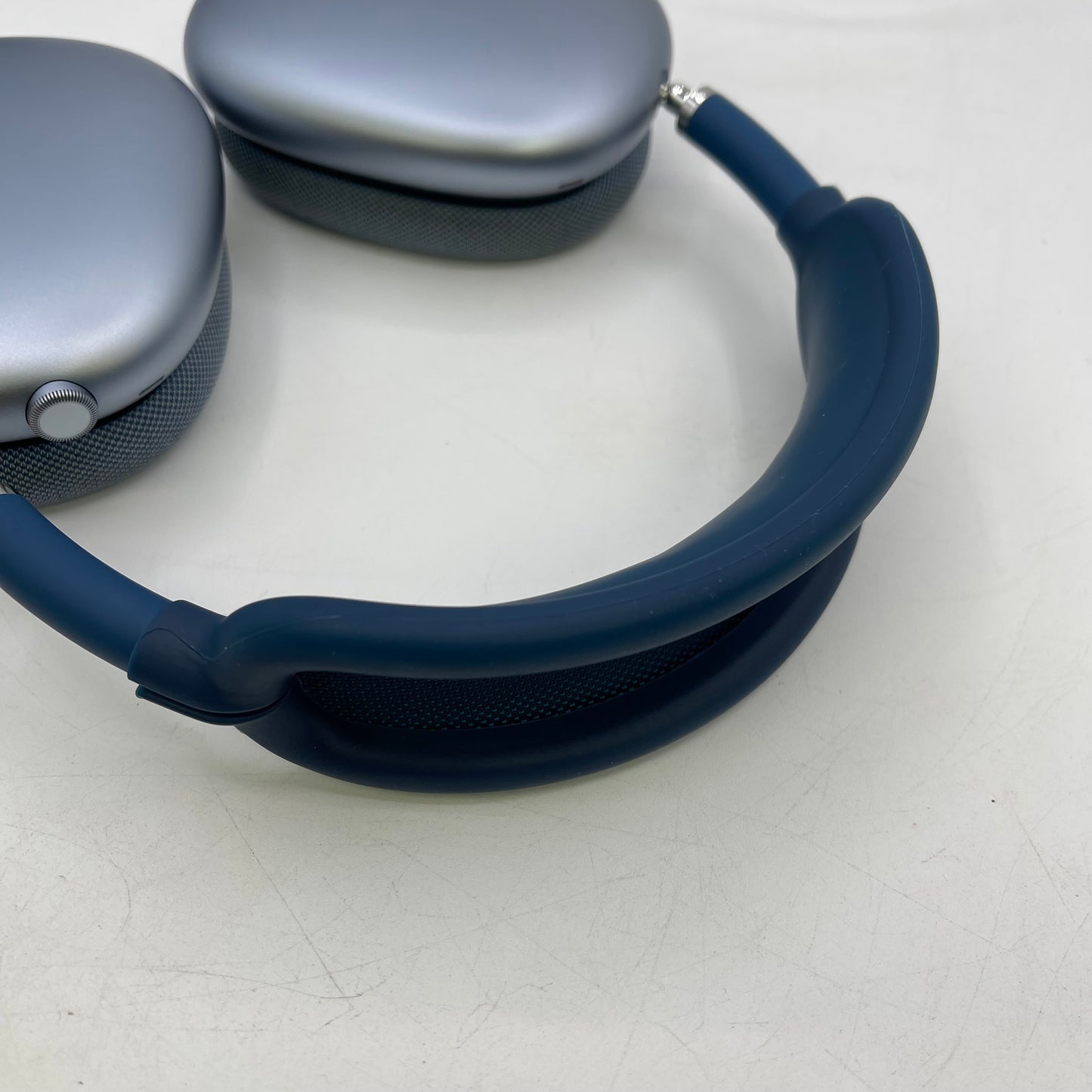 Apple AirPods Max Wireless Over-Ear Headphones Blue MWW63AM/A