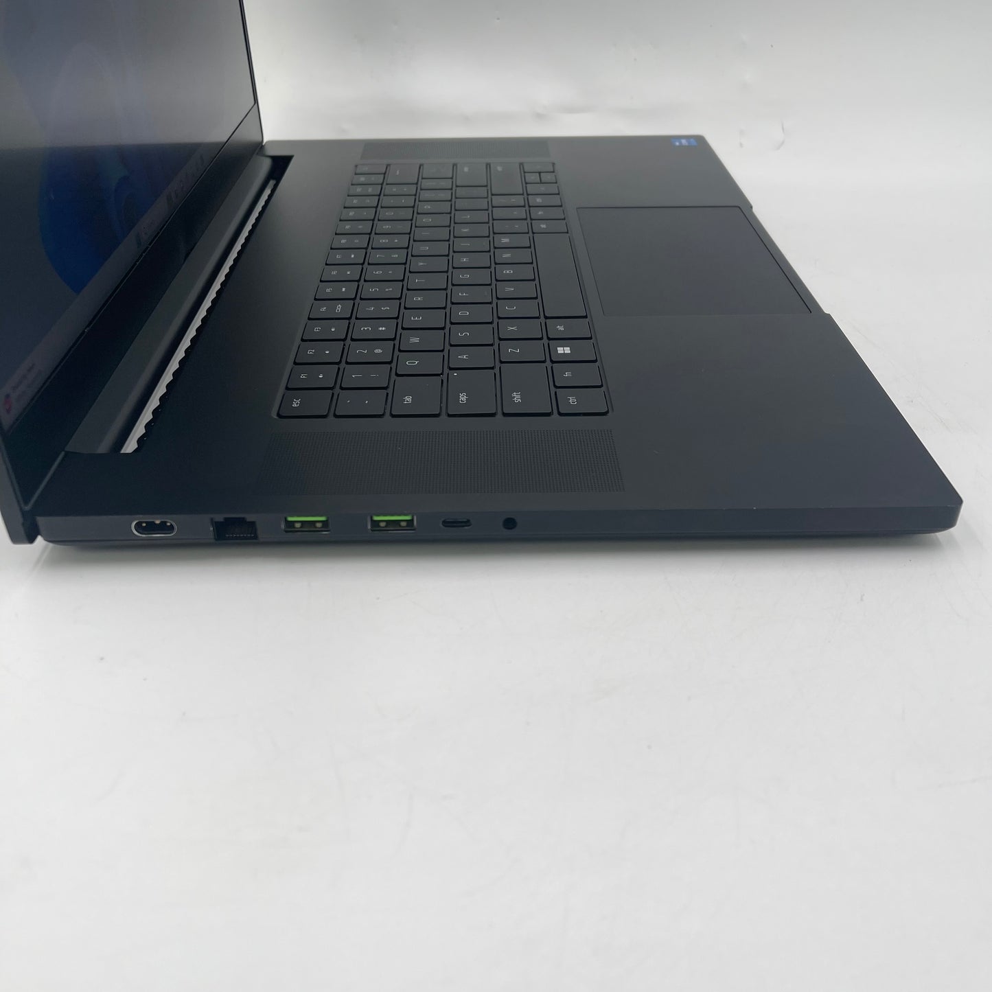 Razer Blade 17 RZ09-0423 17.3" i7-12800H 2.4GHz 16GB RAM 1TB GeForce RTX 3060