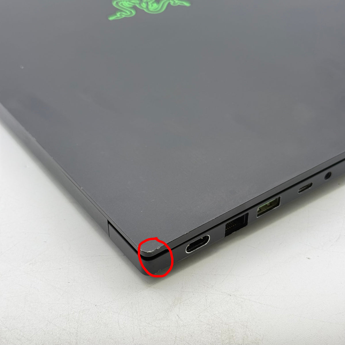 Razer Blade 15 Base RZ09-0328 15.6 i7-10750H 16GB RAM 512GB SSD GeForce RTX 2060