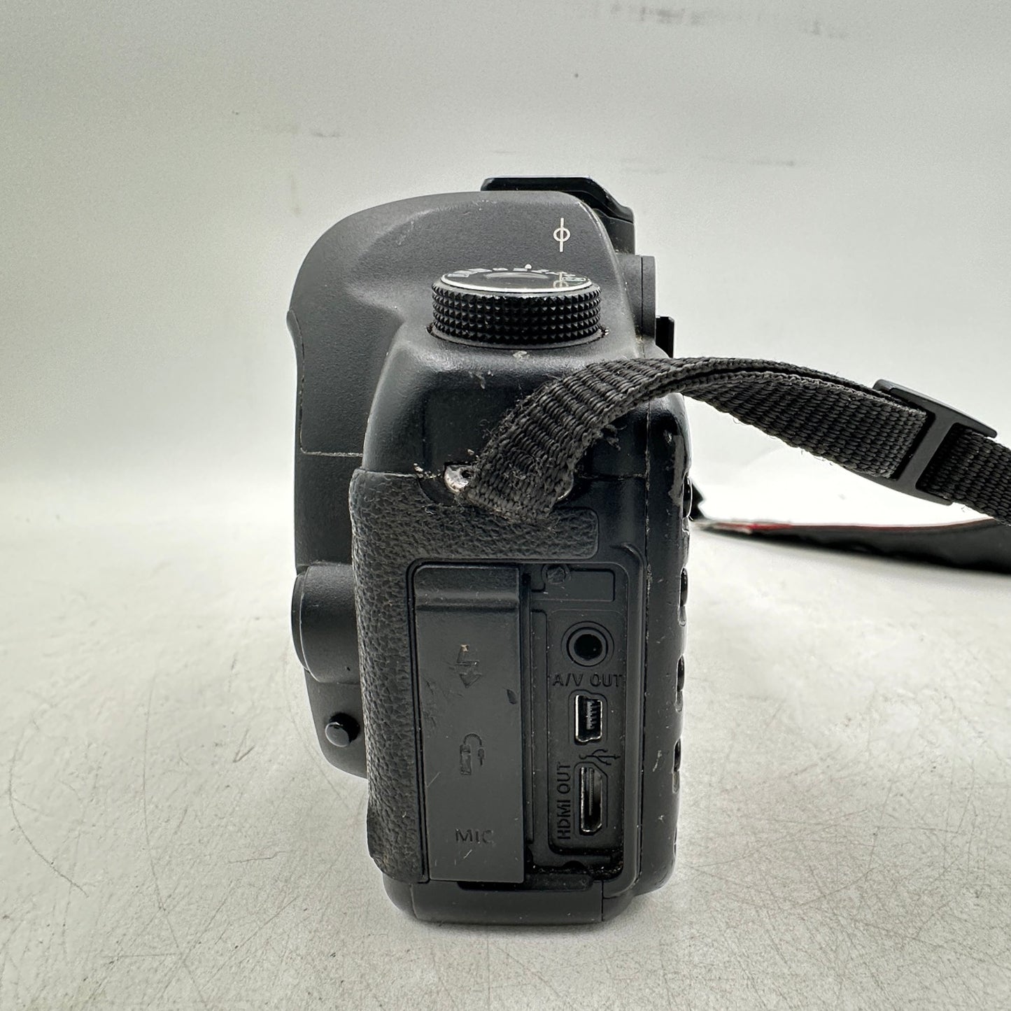 Canon EOS 5D Mark II 21.1MP Digital SLR Camera 230385 SC FAIR w/ Lens READ