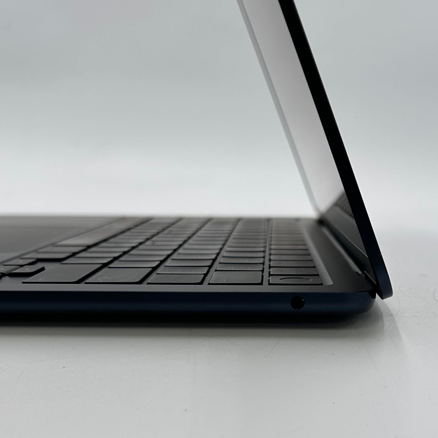 2025 Apple MacBook Air 13" M4 8C GPU 4.5GHz 16GB RAM 256GB SSD A3240