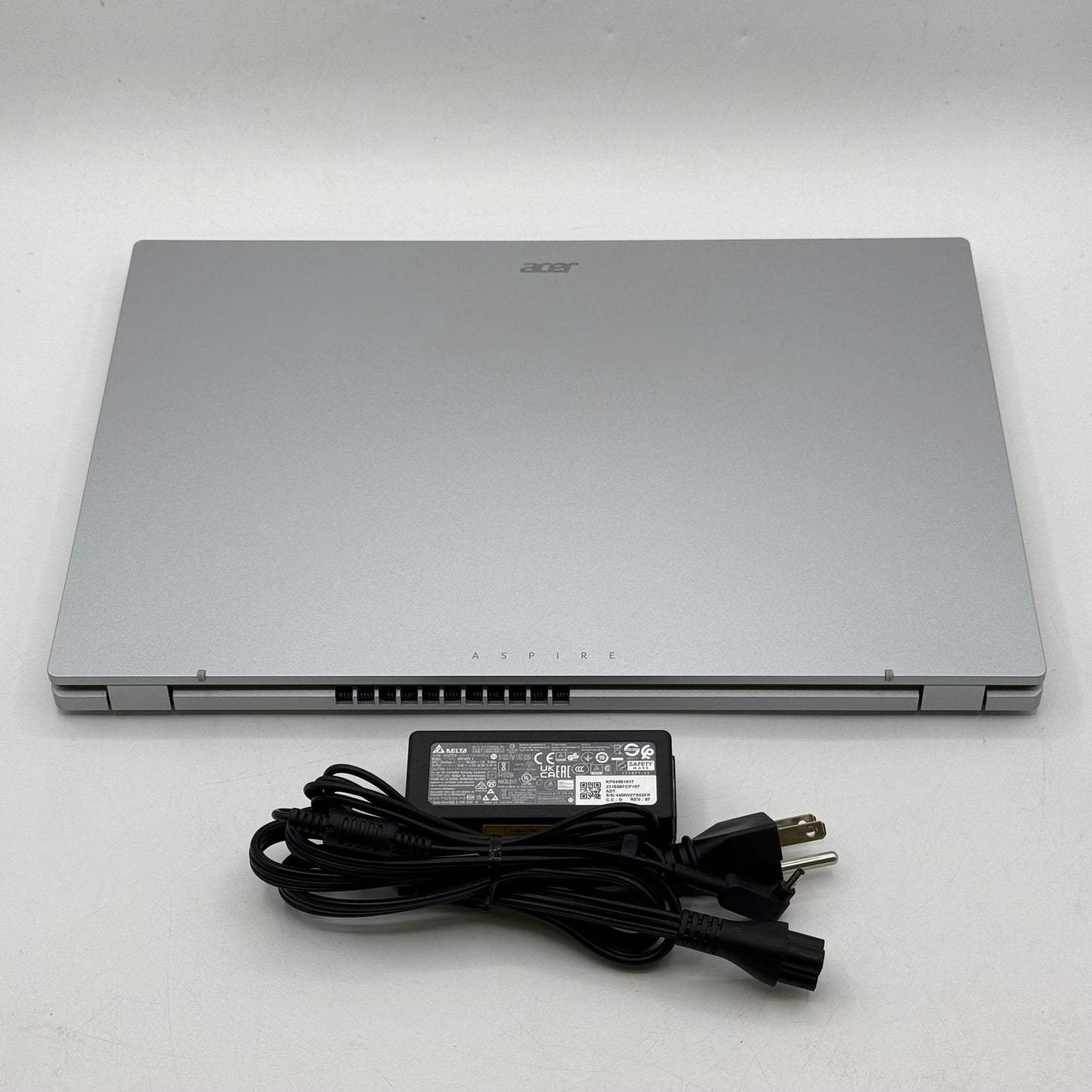 Acer Aspire 3 A315-24P-R7VH 15.6" Ryzen 3 7320U 2.4GHz 8GB RAM 128GB SSD