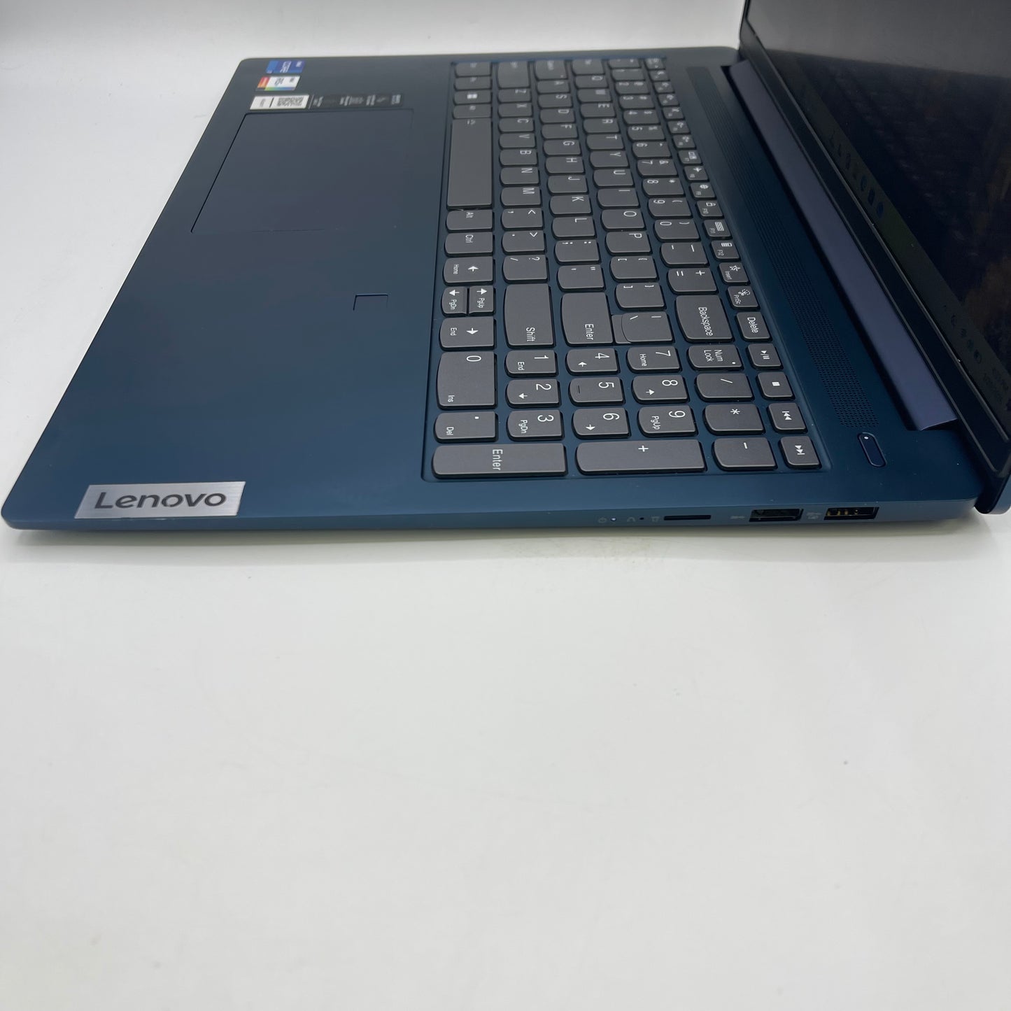 Lenovo IdeaPad Slim 5 Gen 8 16" i7-1355U 1.7GHz 16GB RAM 512GB SSD