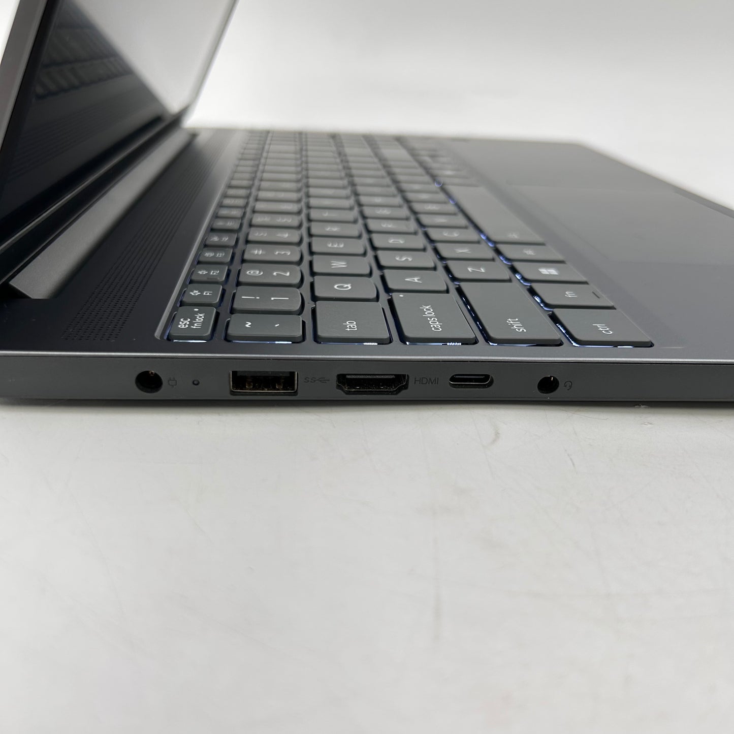 Lenovo IdeaPad Slim 3 15Q8X10 15.3 Snapdragon X  2.9GHz 16GB RAM 256GB SSD