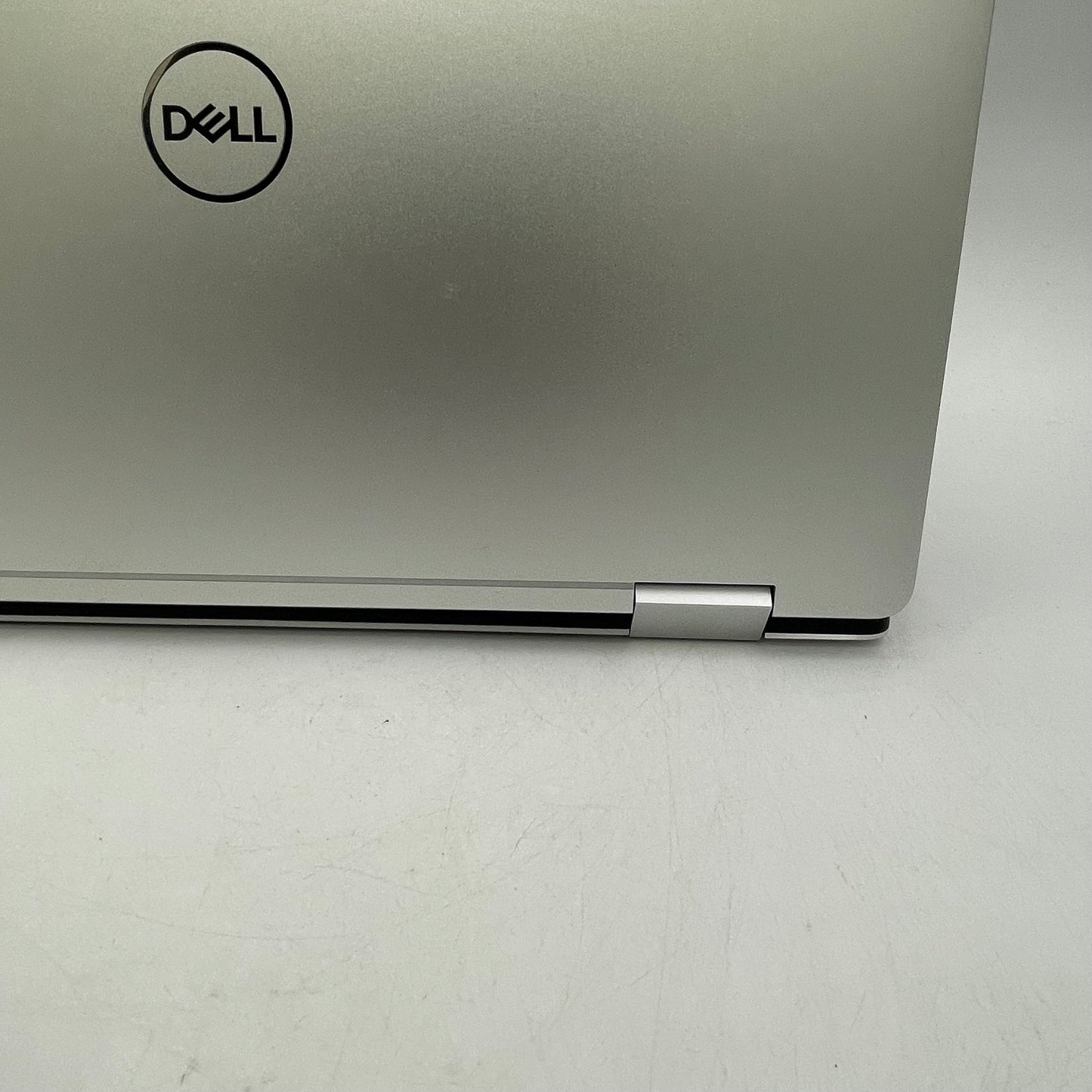 Dell XPS 15 9575 15.6" i7-8705G 3.1GHz 16GB RAM 256GB SSD