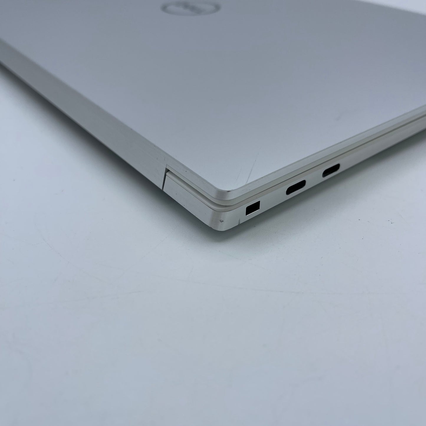 Dell XPS 9510 15.6" i7-11800H 2.3GHz 16GB RAM 1TB GeForce RTX 3050 Ti 3K OLED