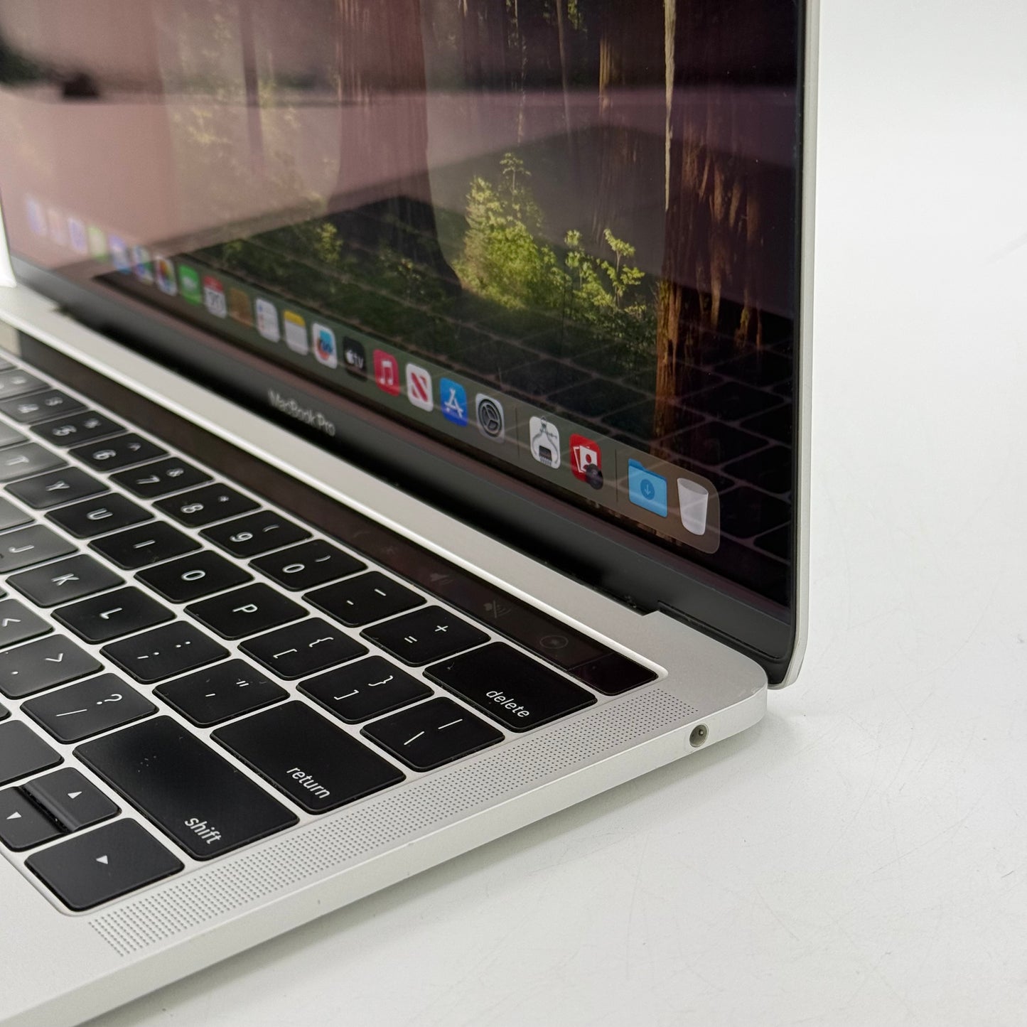 2019 Apple MacBook Pro 13.3" i5 1.4GHz 8GB RAM 256GB SSD Silver A2159