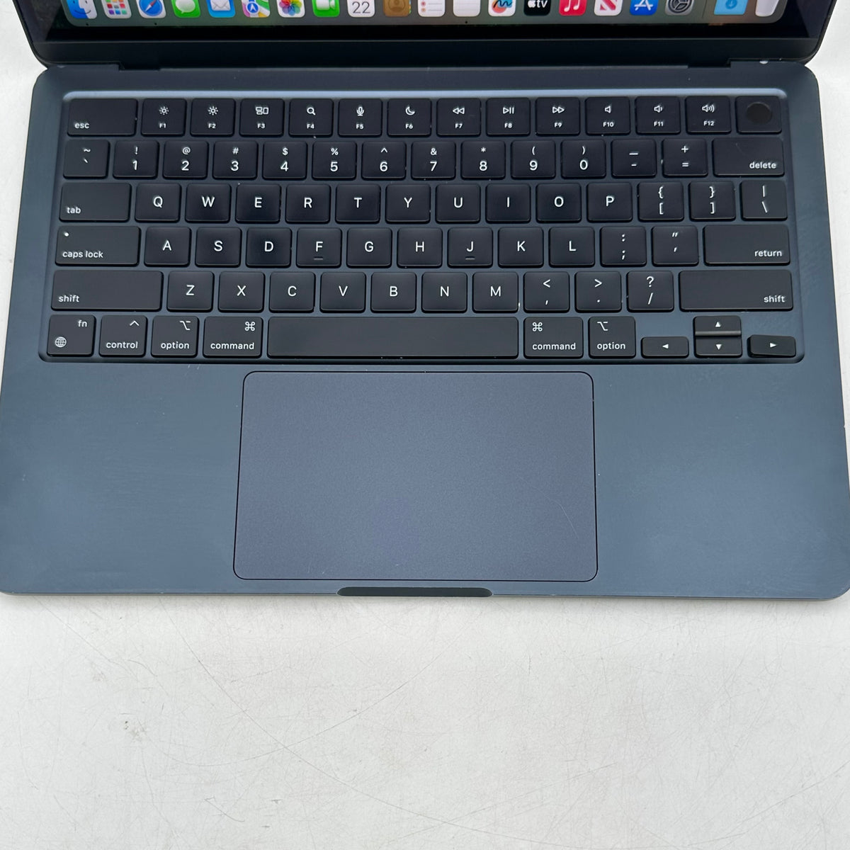 2022 Apple MacBook Air 13.6" M2 8C GPU 3.5GHz 8GB RAM 256GB SSD A2681