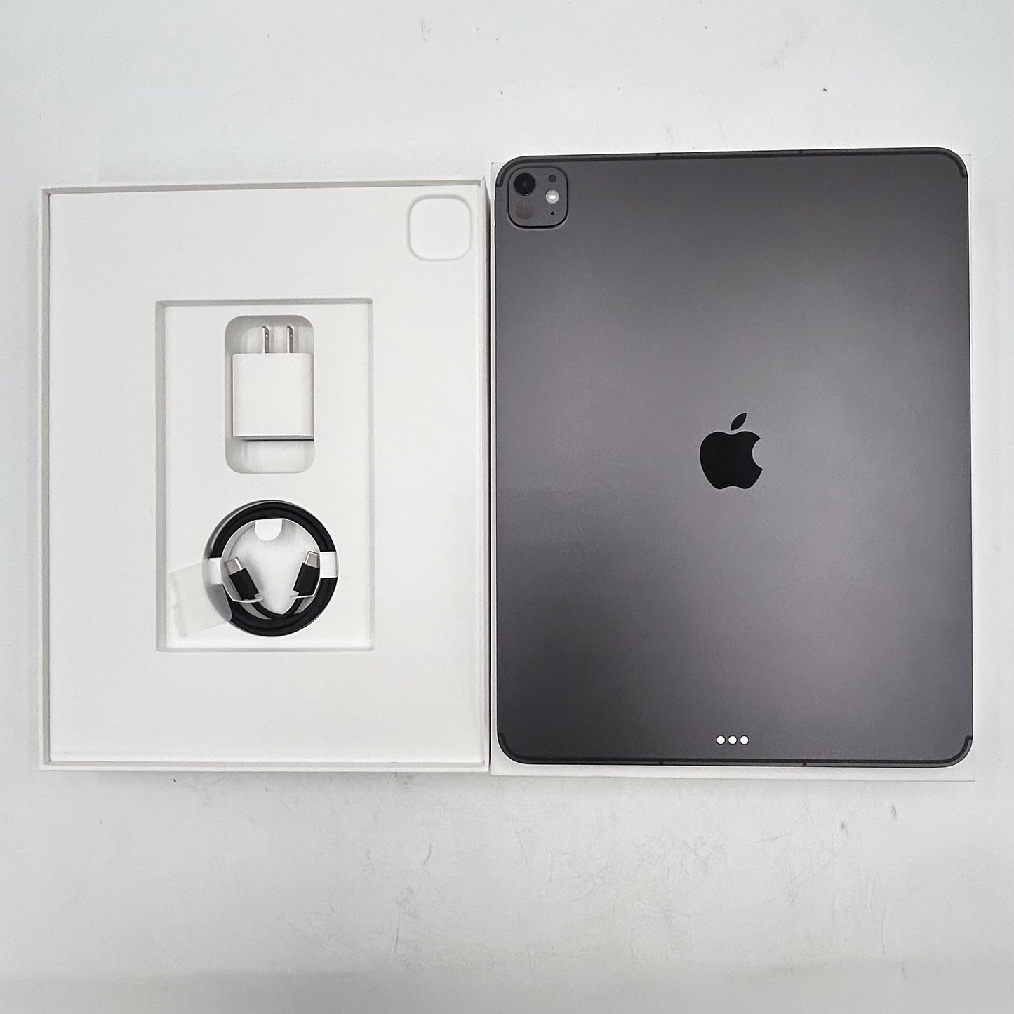 Unlocked Apple iPad Pro 13" M5 256GB Space Black ME7W4LL/A