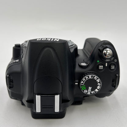 Nikon D5000 13.3MP Digital SLR DSLR Camera w/ Nikkor 18-55mm lens