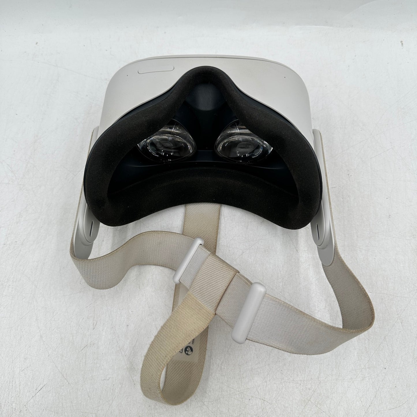 Oculus Quest 2 128GB Standalone All-in-One VR Headset KW49CM