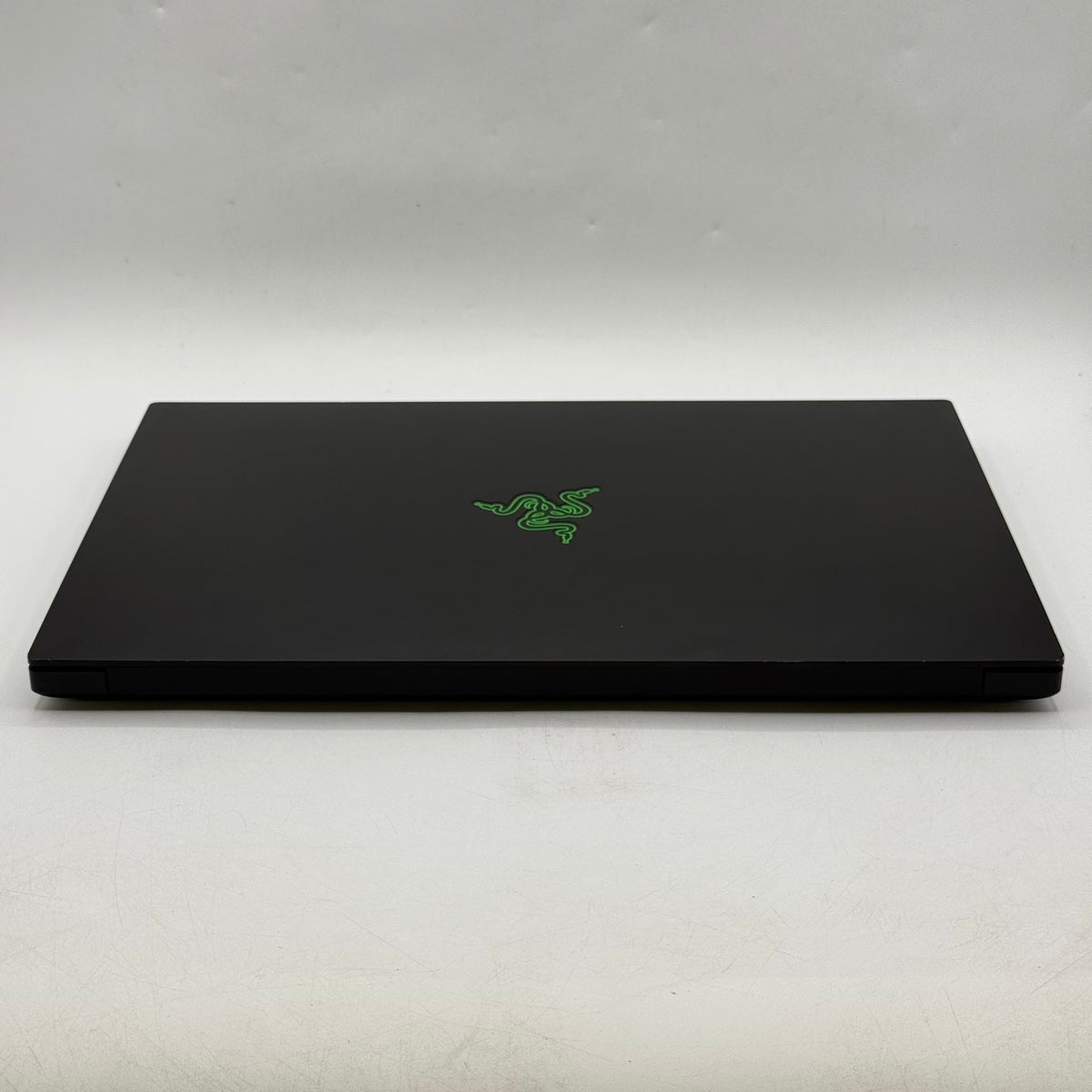 Razer Blade 15 Base RZ09-0328 15.6 i7-10750H 16GB RAM 512GB SSD GeForce RTX 2060