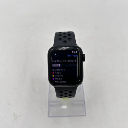 GPS Only Apple Watch SE 2nd Gen 40MM Midnight Aluminum Nike Sport Band MNT73LL/A