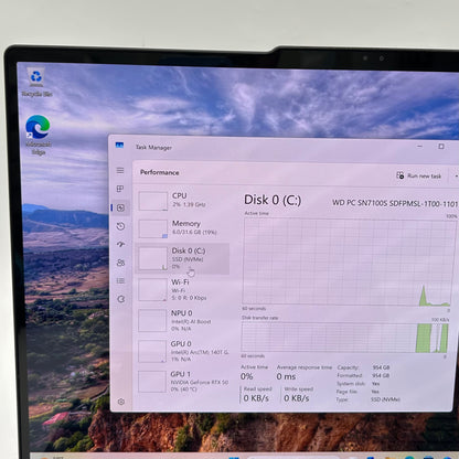 Lenovo Yoga Pro 9 16iah10 16" Core Ultra 9 32GB RAM 1TB SSD GeForce RTX 5050