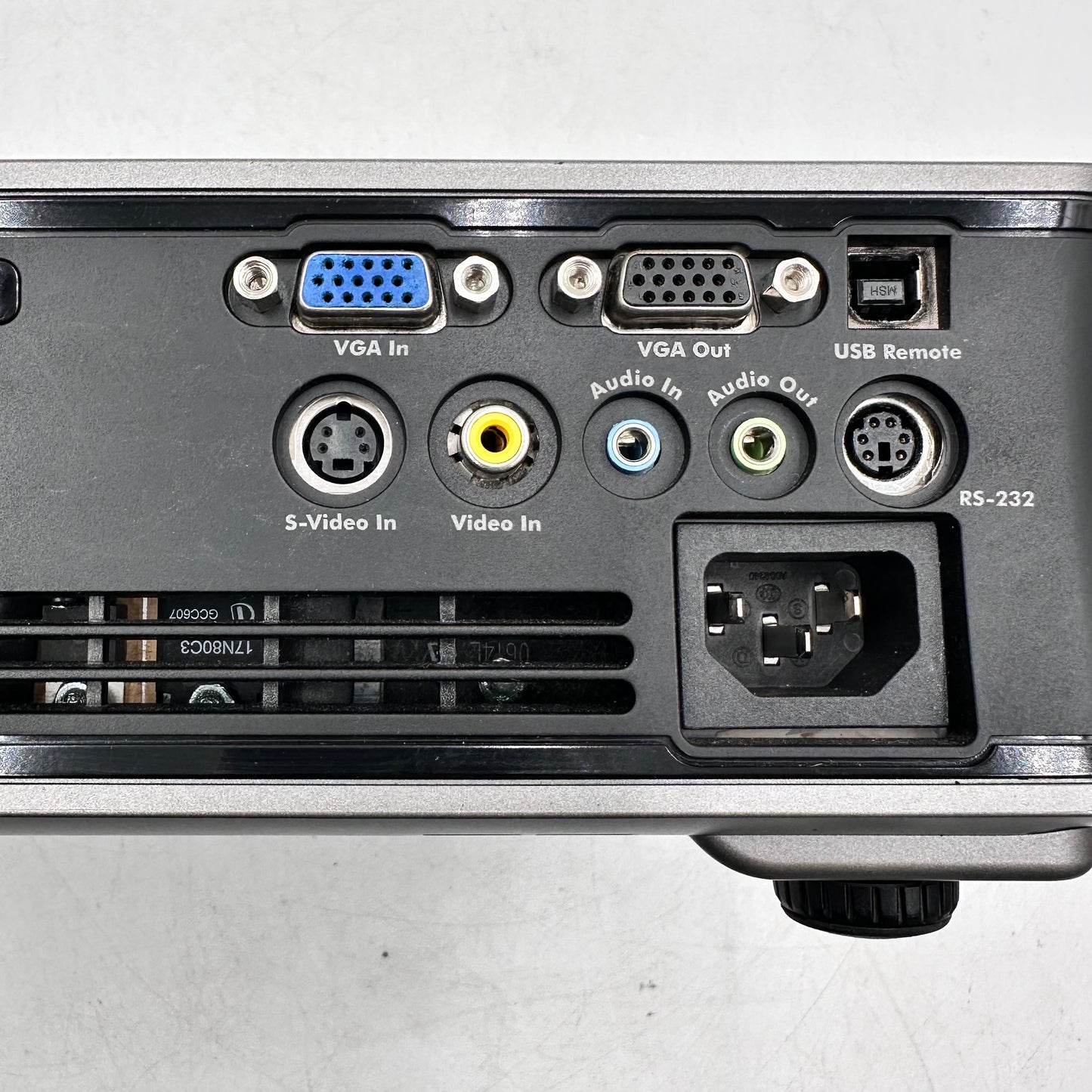 Dell 2400MP DLP Projector 3,000 Lumens HDTV XGA W/ Cables & Case