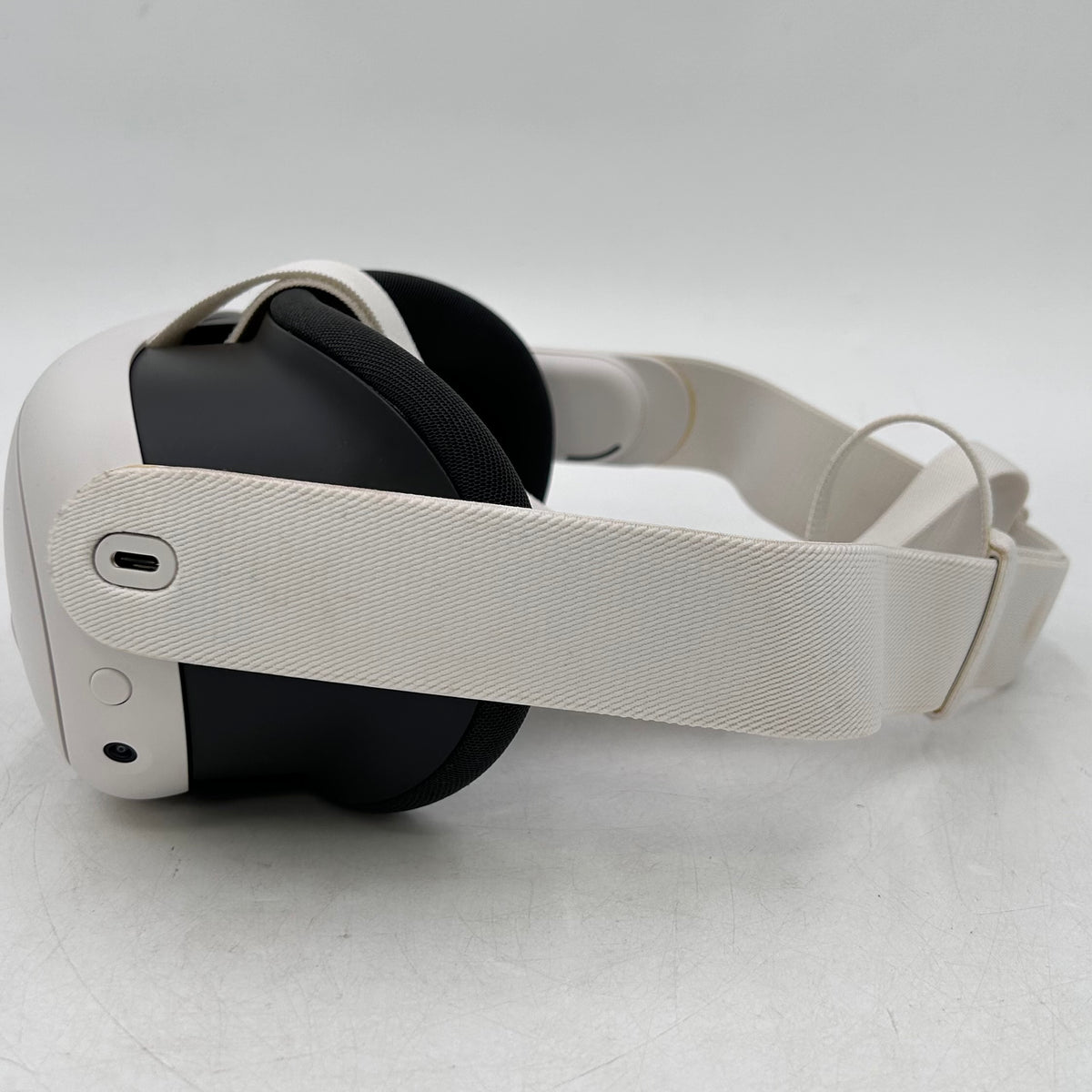 Meta Quest 3 128GB Standalone All-in-One VR Headset S3A