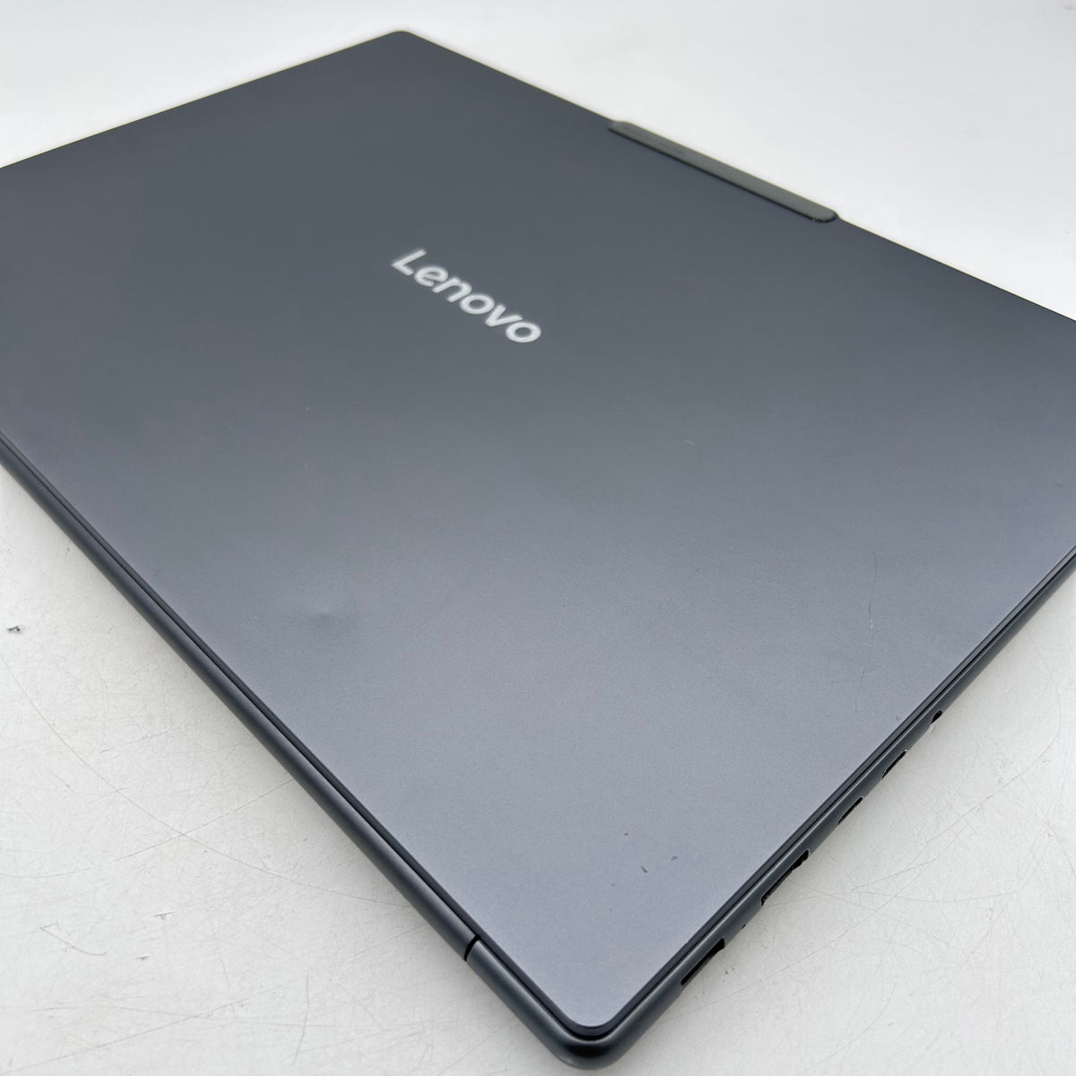 Lenovo Yoga Pro 9 16iah10 16" Core Ultra 9 32GB RAM 1TB SSD GeForce RTX 5050
