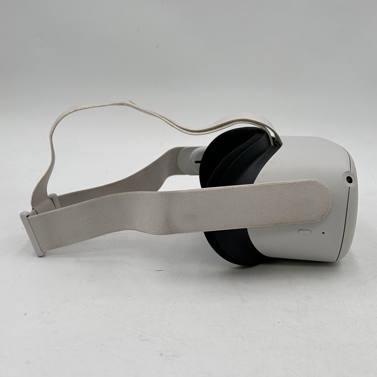 Oculus Quest 2 128GB Standalone All-in-One VR Headset KW49CM
