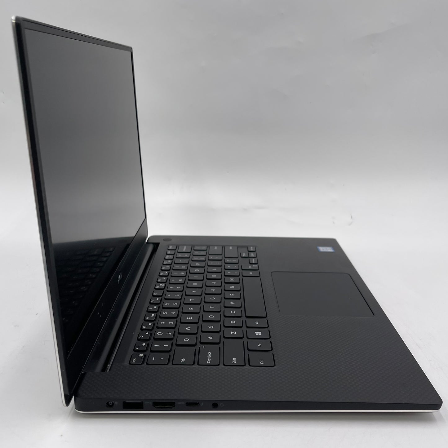 Dell Precision 5520 P56F 15.6" i7-7820HQ 2.9GHz 48GB RAM 4TB SSD Quadro M1200