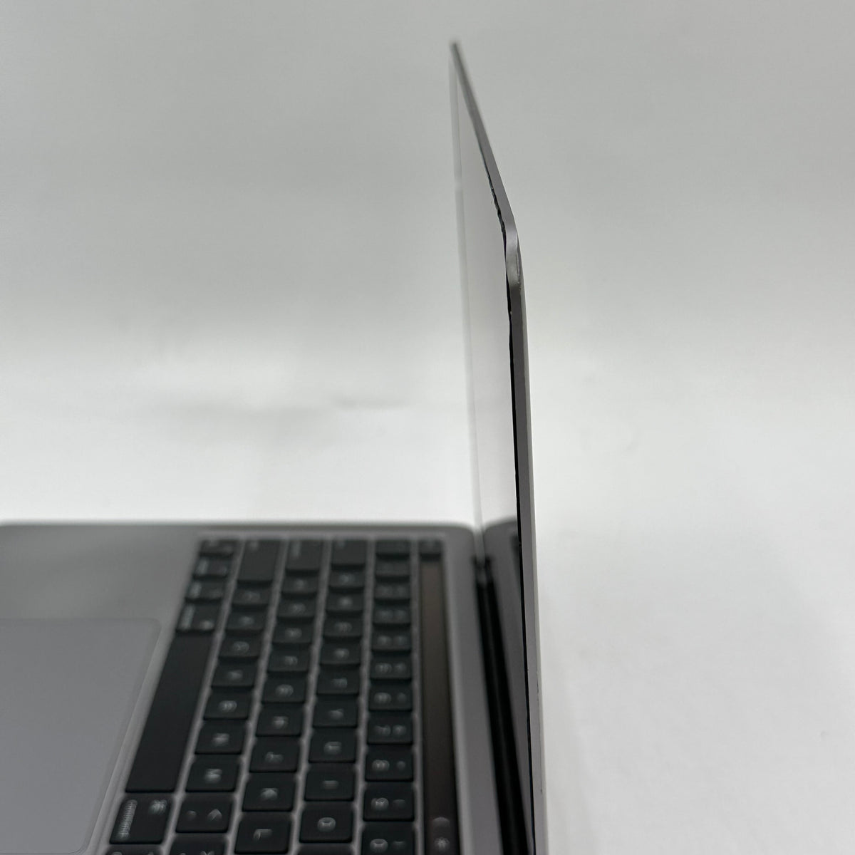 2020 Apple MacBook Pro 13.3" M1 8C GPU 3.2GHz 8GB RAM 256GB SSD A2338